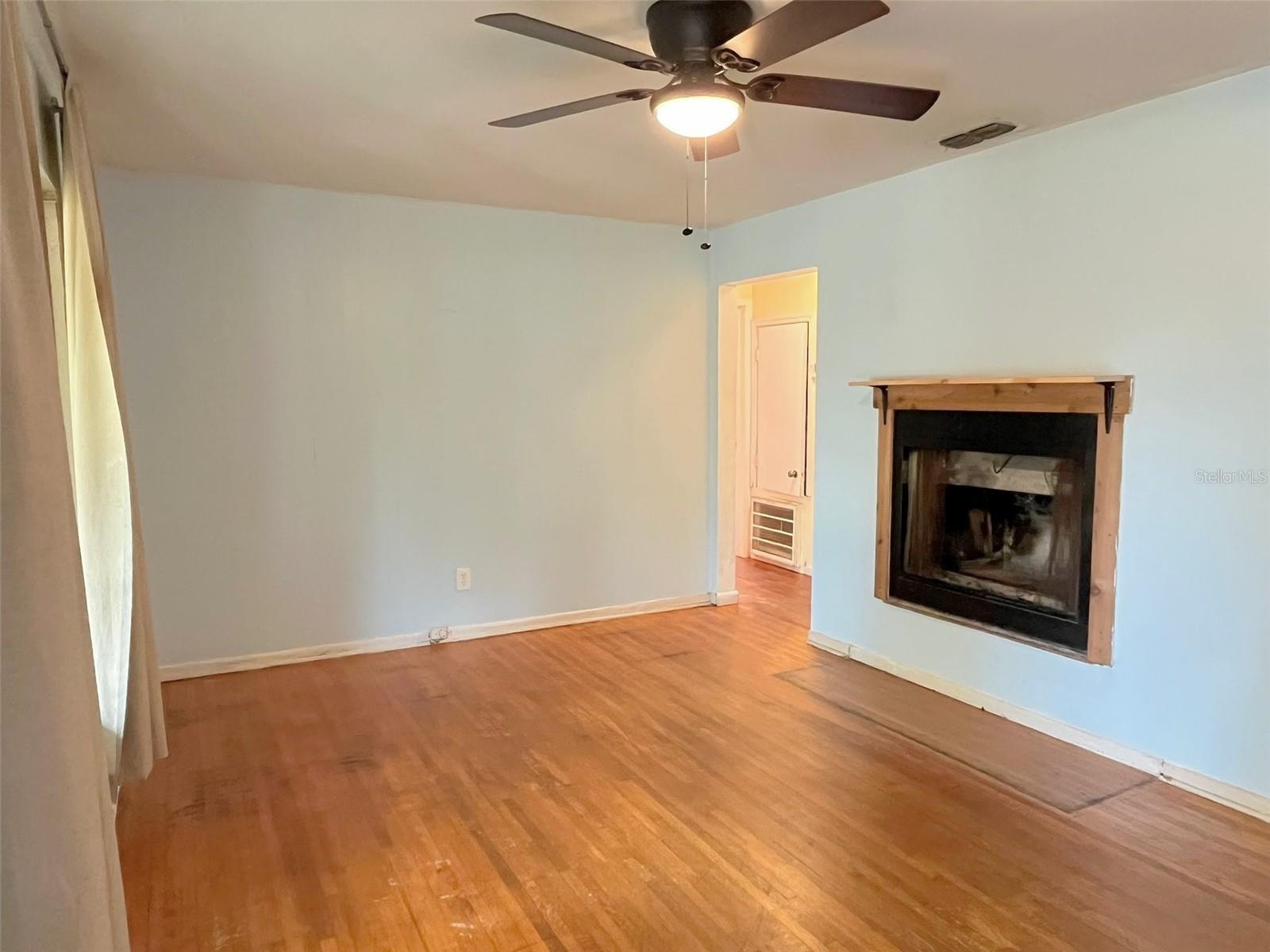 Image 4 of 21 For 2611 Pembrook Drive