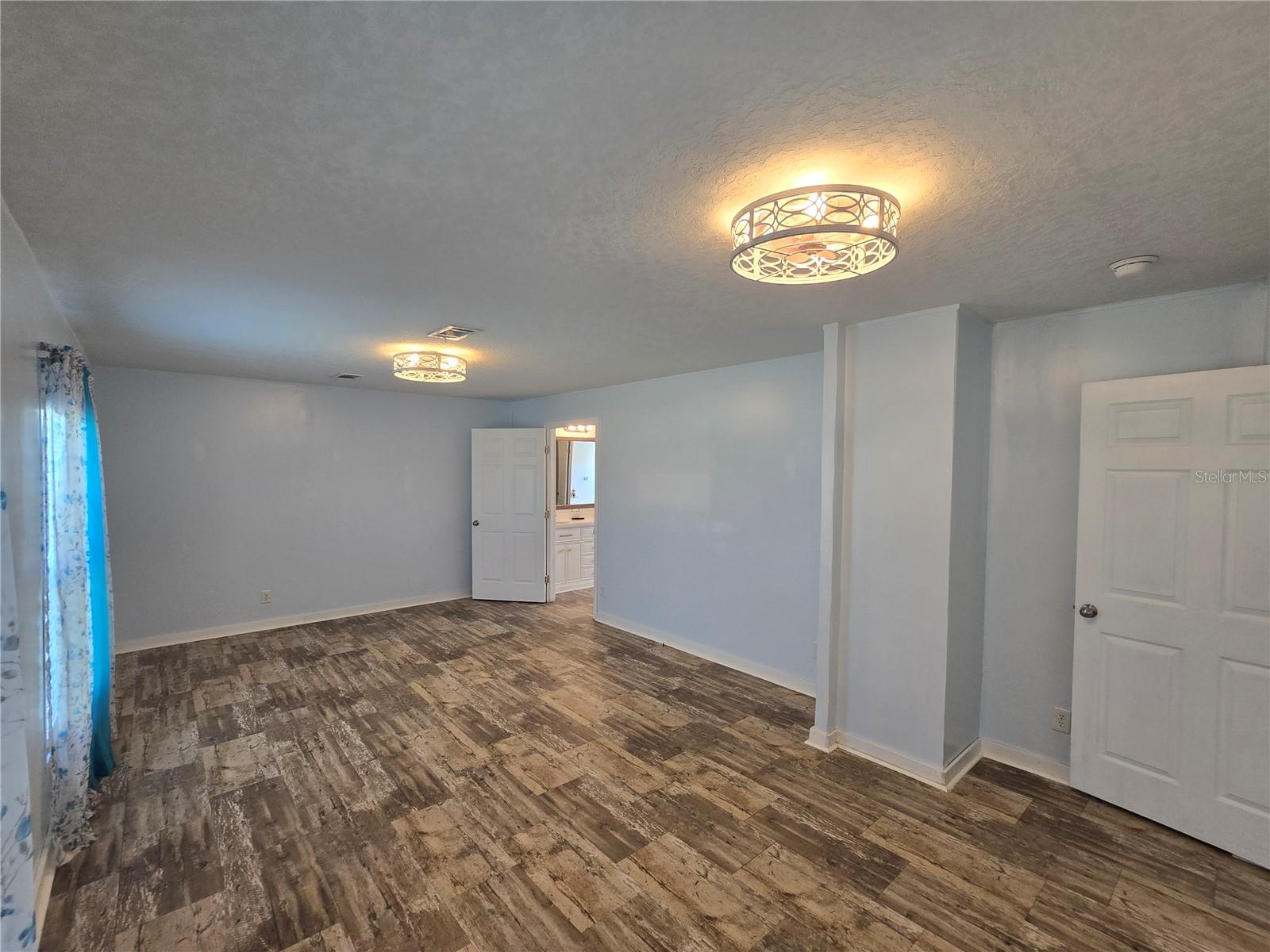 Image 23 of 44 For 14025 Stag Horn Court