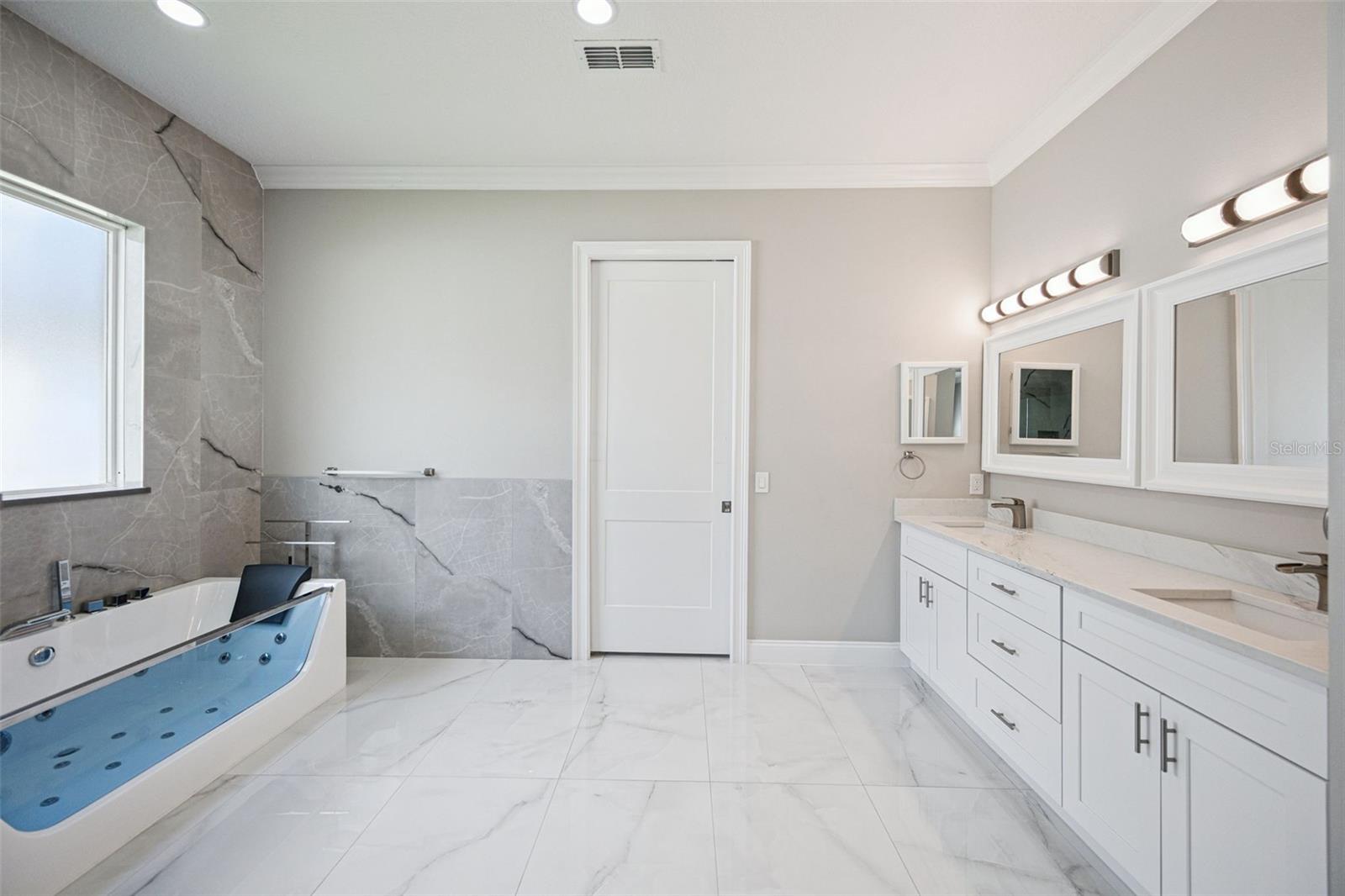 Image 21 of 36 For 1620 Bowman Street