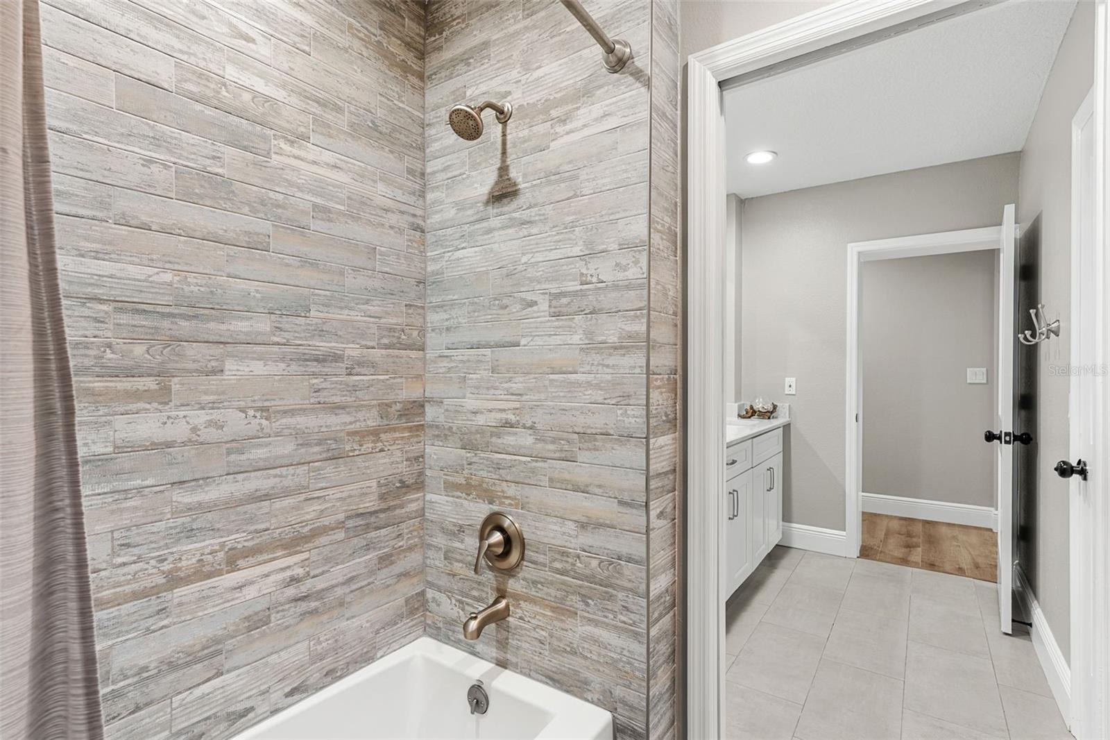 Image 40 of 92 For 650 Old Mims Road