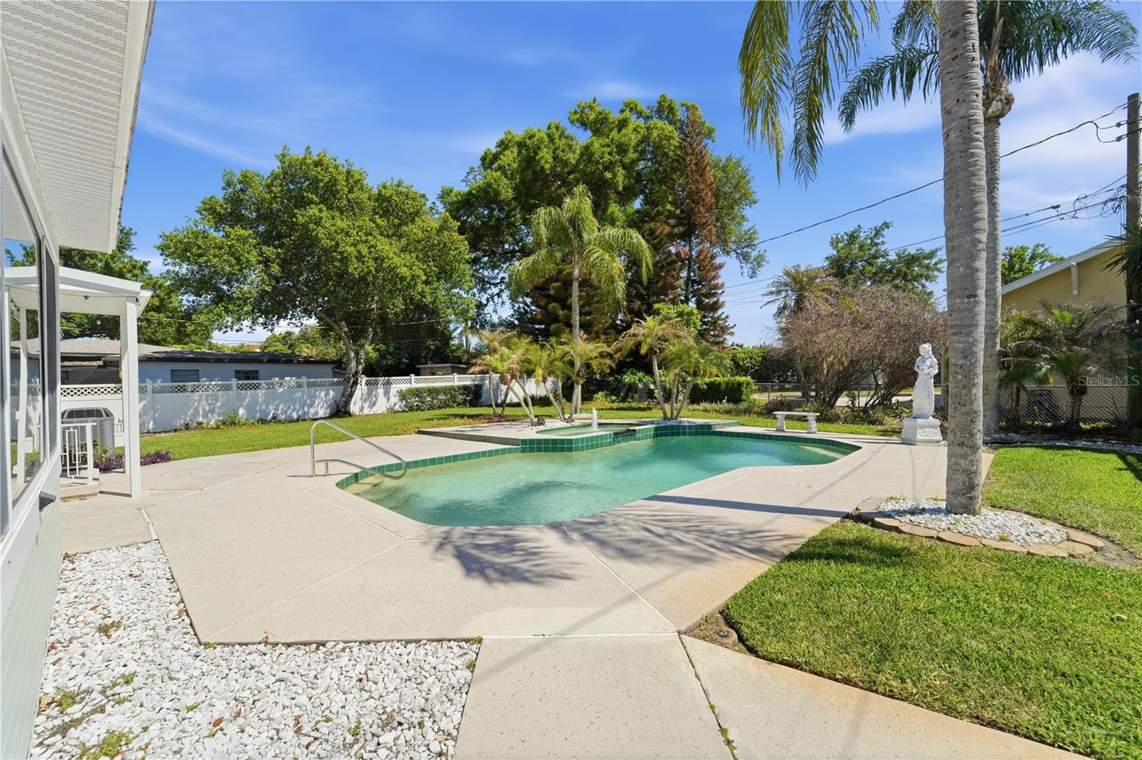 Image 25 of 36 For 3606 Lake Underhill Road