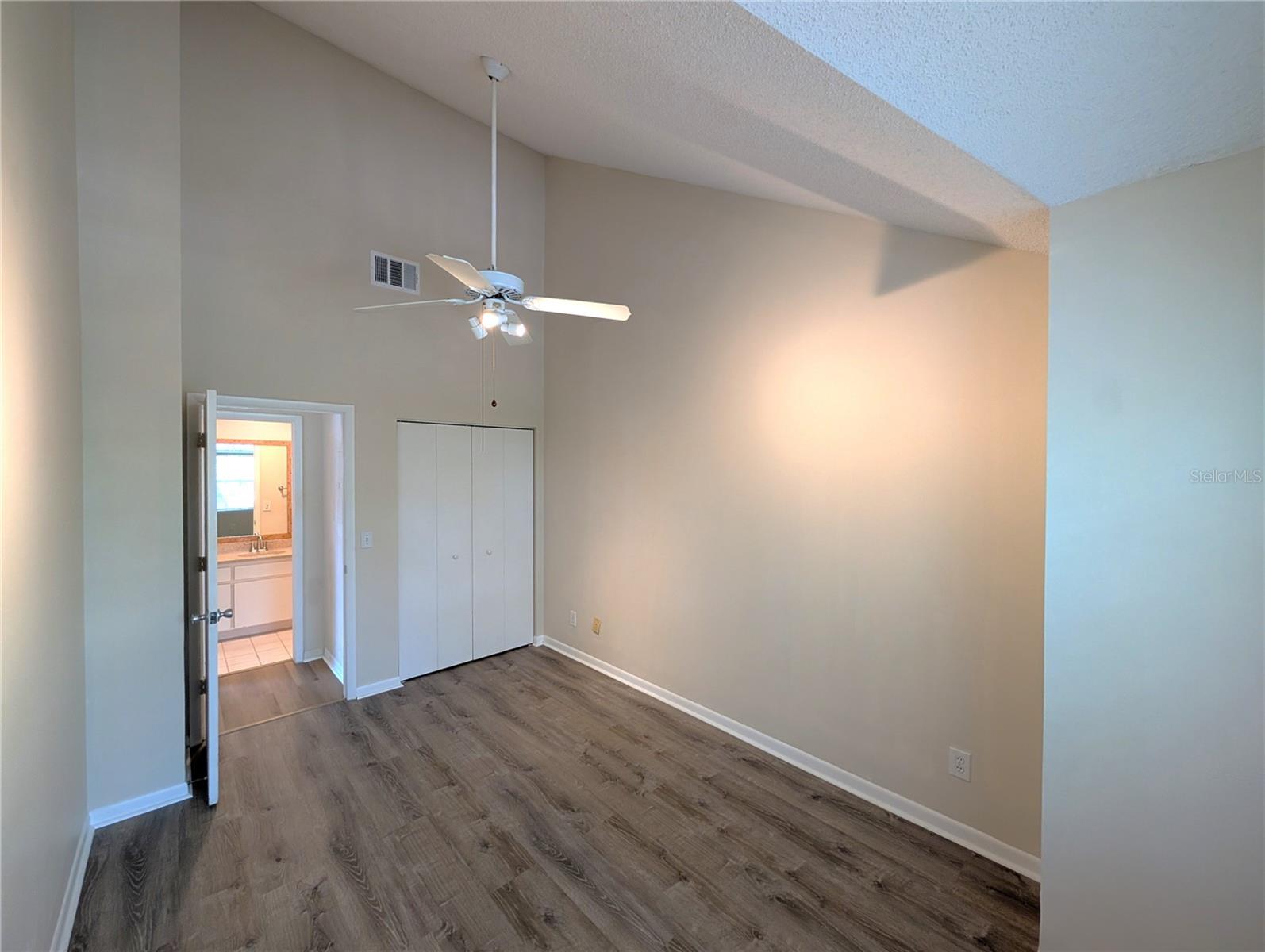 Image 10 of 15 For 3002 Cleveland Street E10