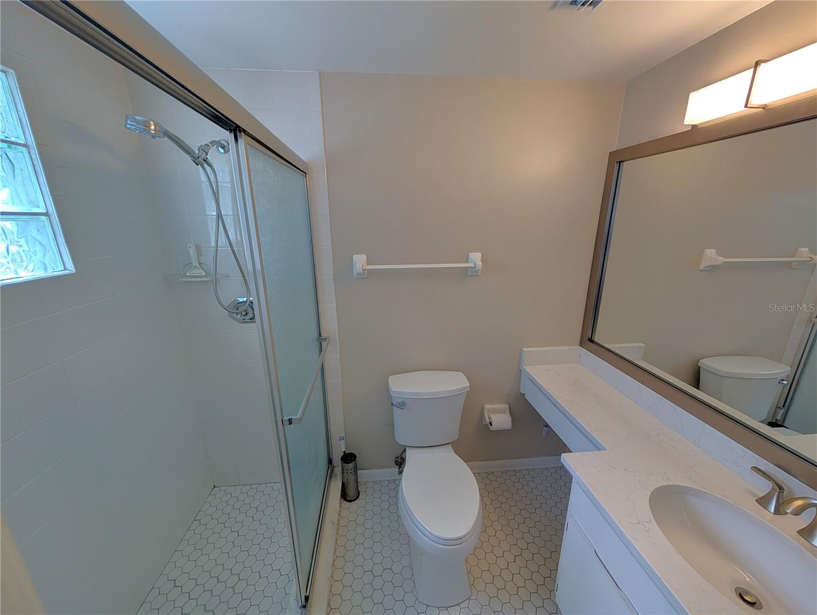 Image 11 of 15 For 3002 Cleveland Street E10