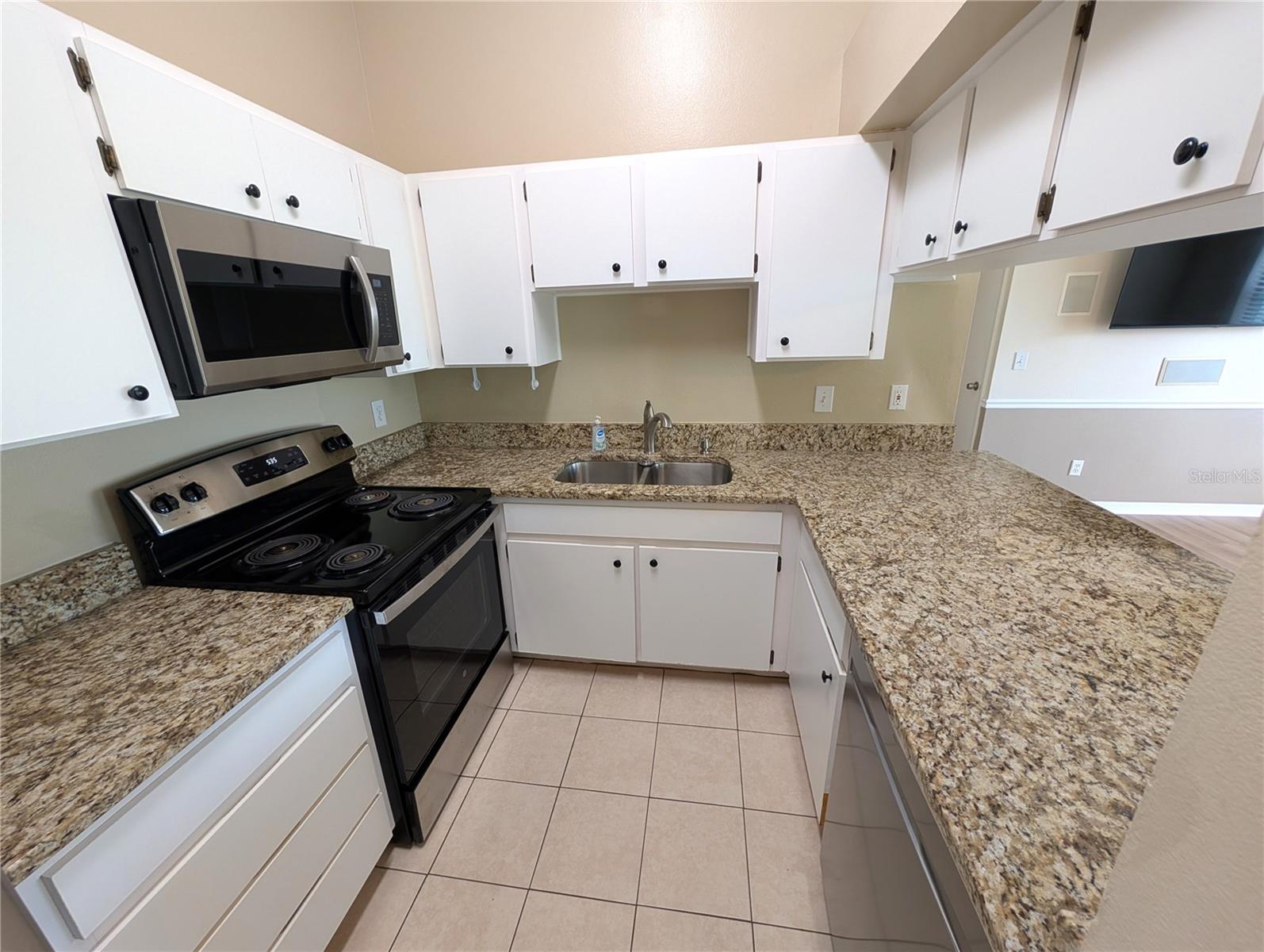 Image 2 of 15 For 3002 Cleveland Street E10