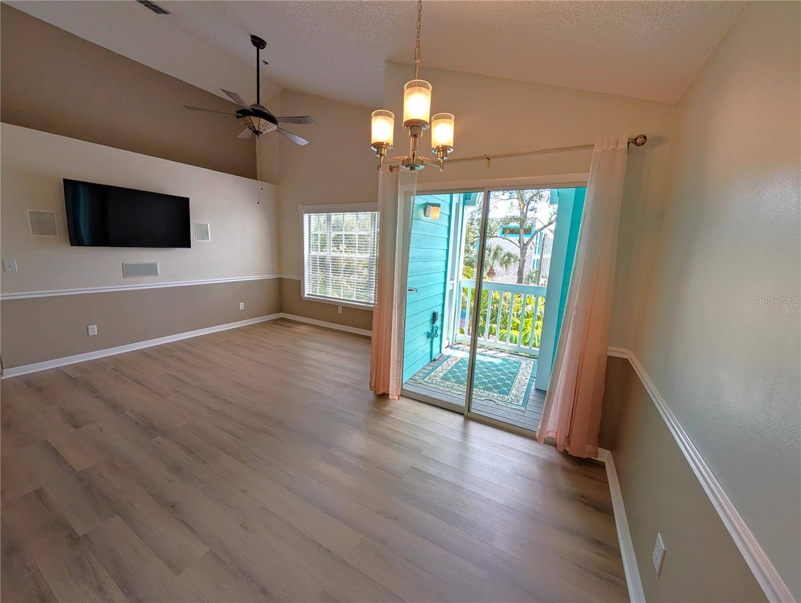 Image 6 of 15 For 3002 Cleveland Street E10