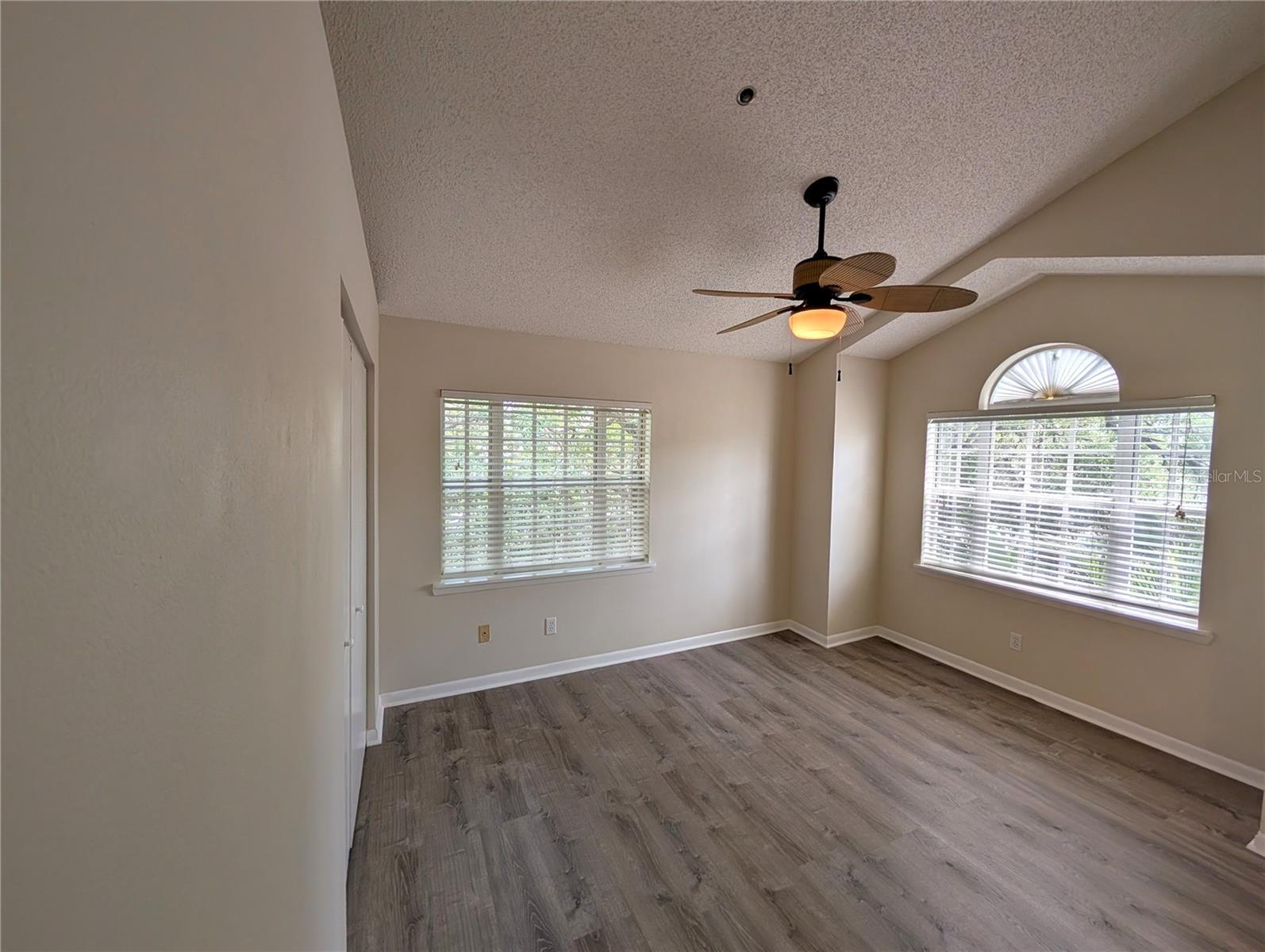 Image 7 of 15 For 3002 Cleveland Street E10