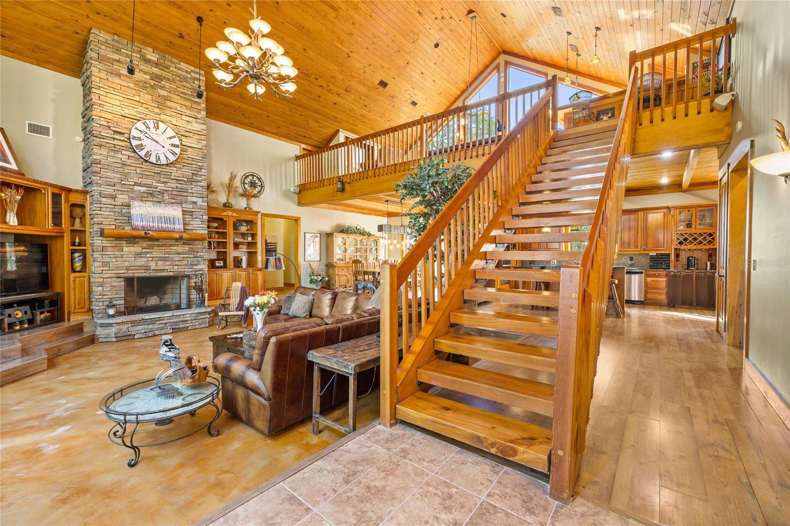 Image 14 of 96 For 10925 Arrowtree Boulevard