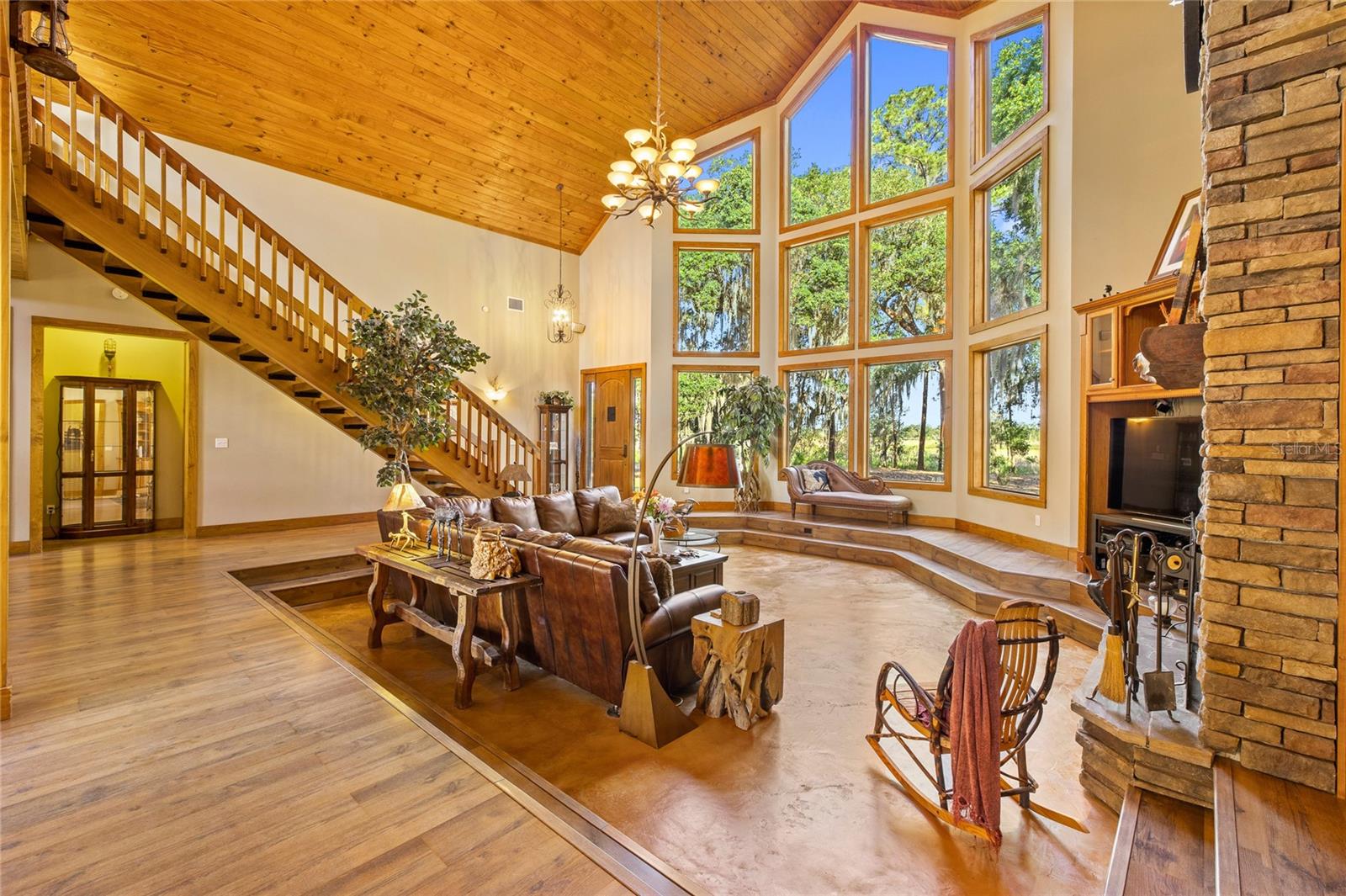 Image 15 of 96 For 10925 Arrowtree Boulevard