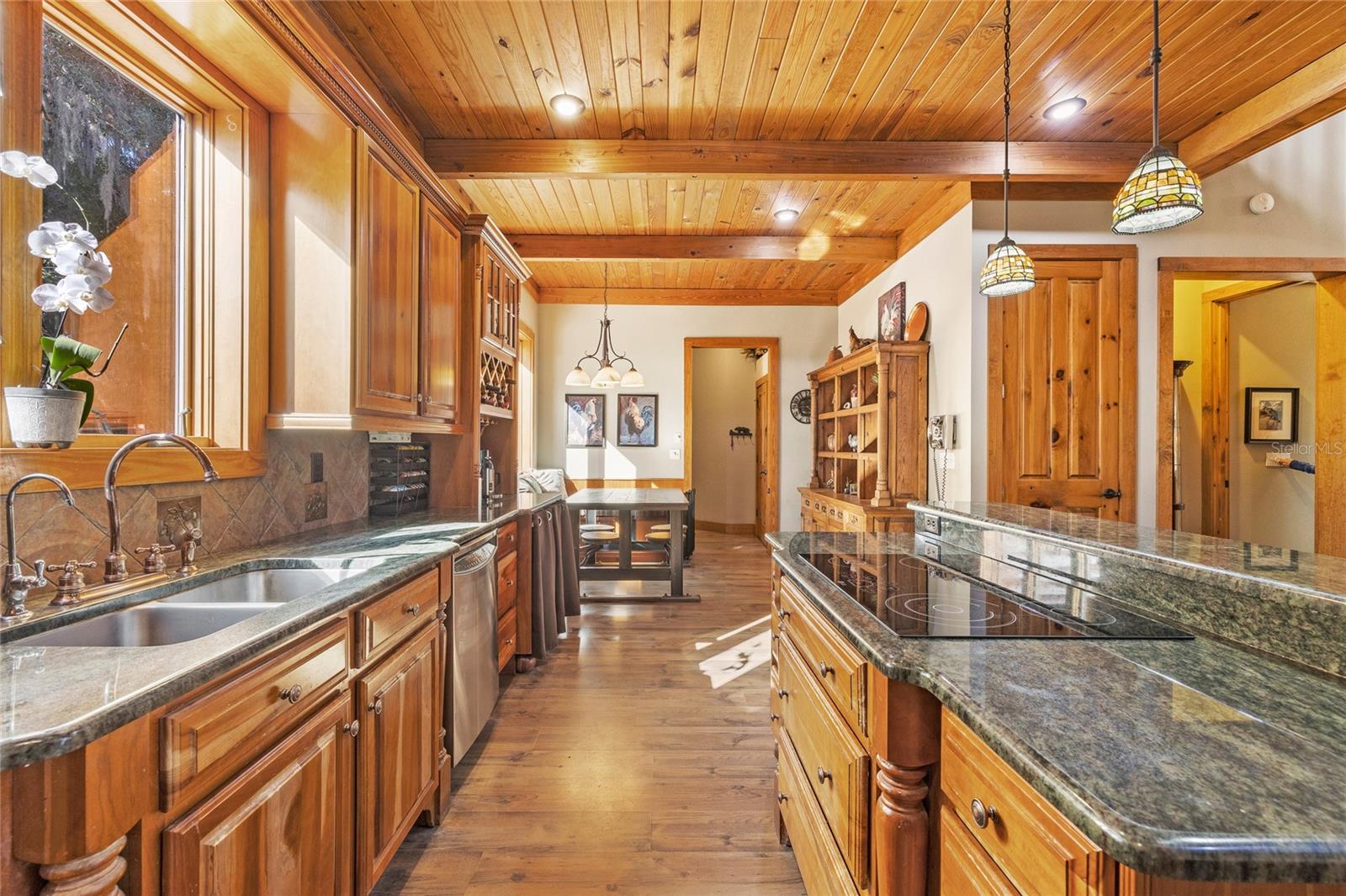 Image 21 of 96 For 10925 Arrowtree Boulevard