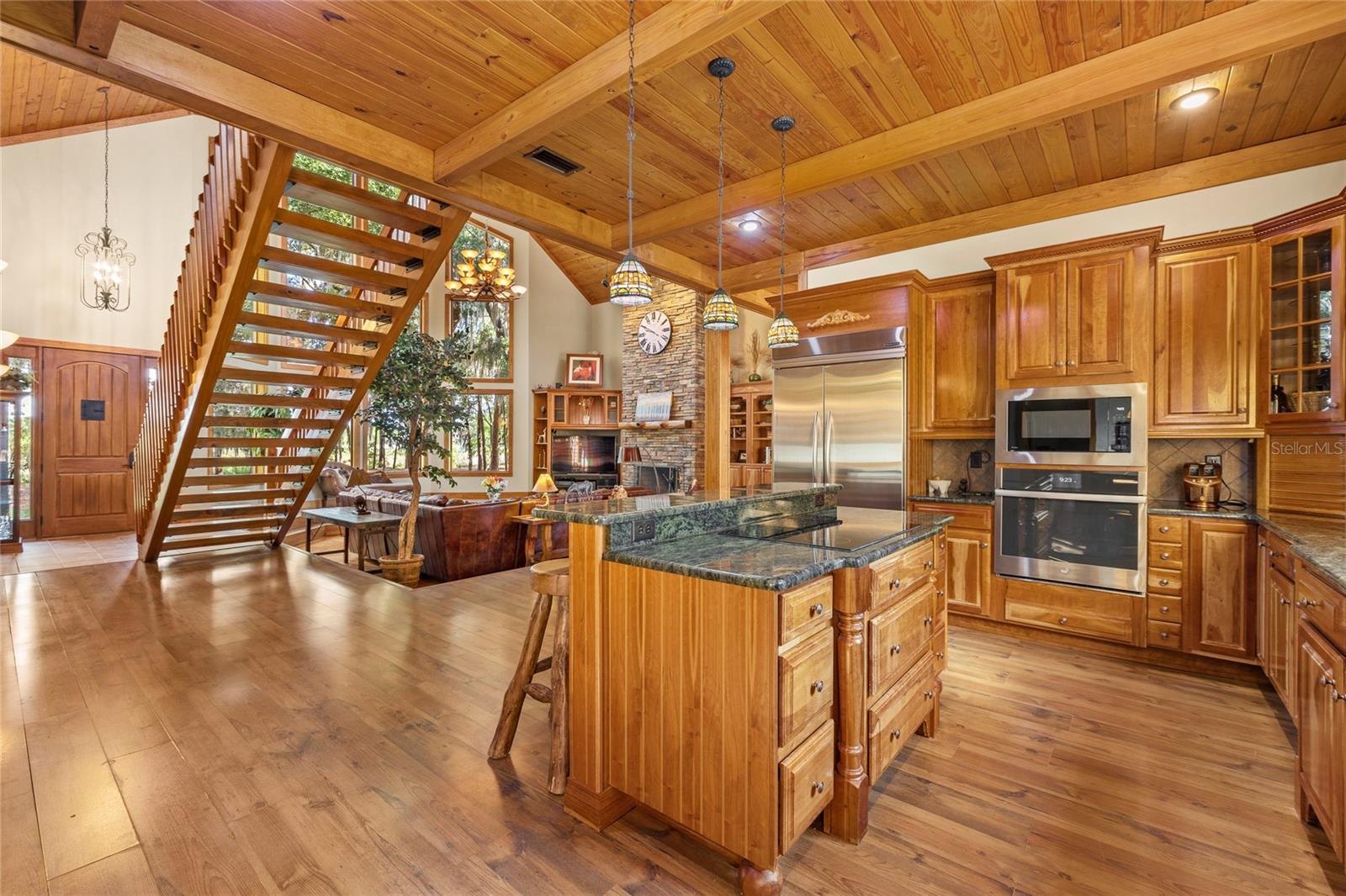 Image 24 of 96 For 10925 Arrowtree Boulevard