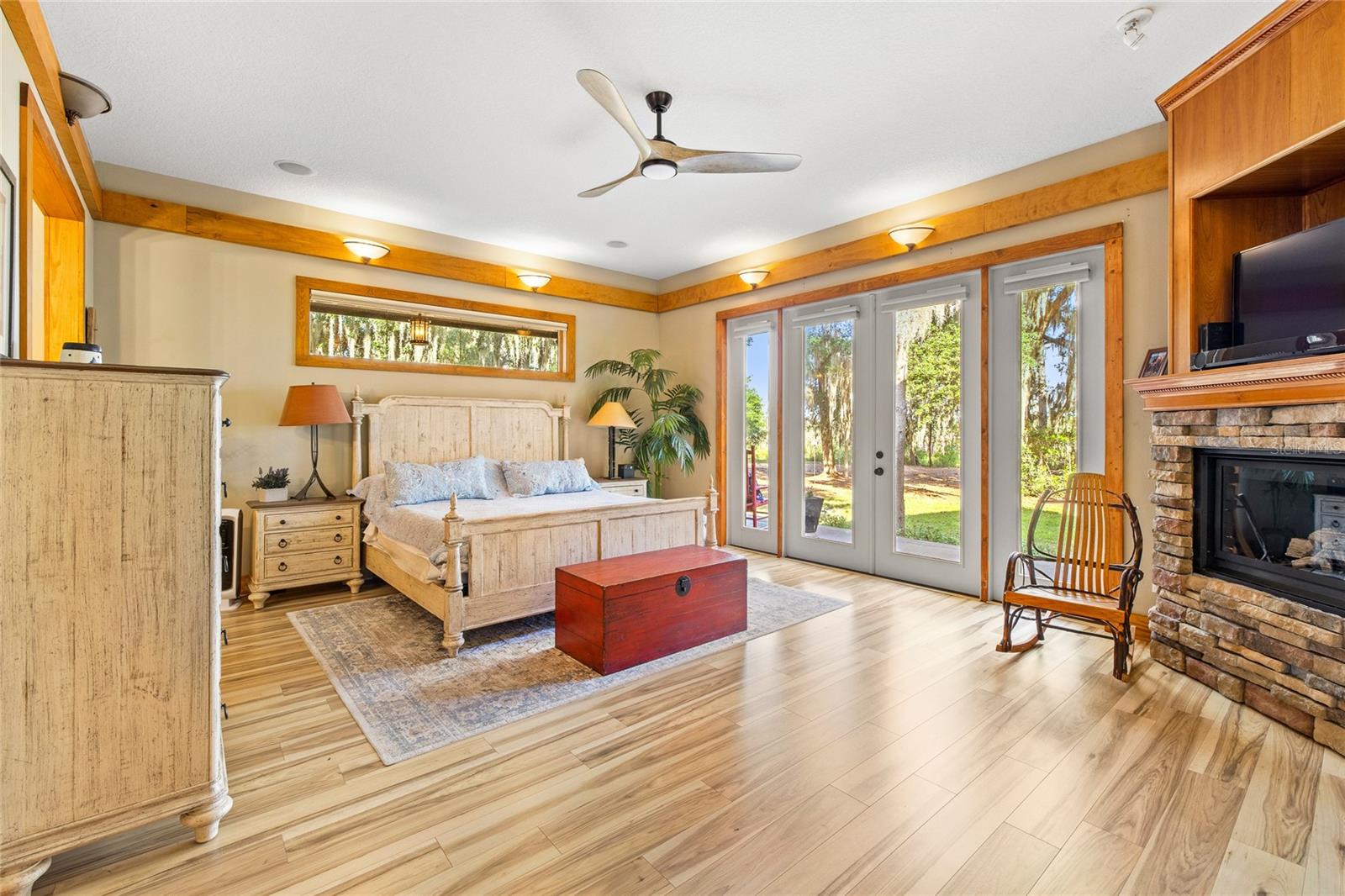 Image 28 of 96 For 10925 Arrowtree Boulevard