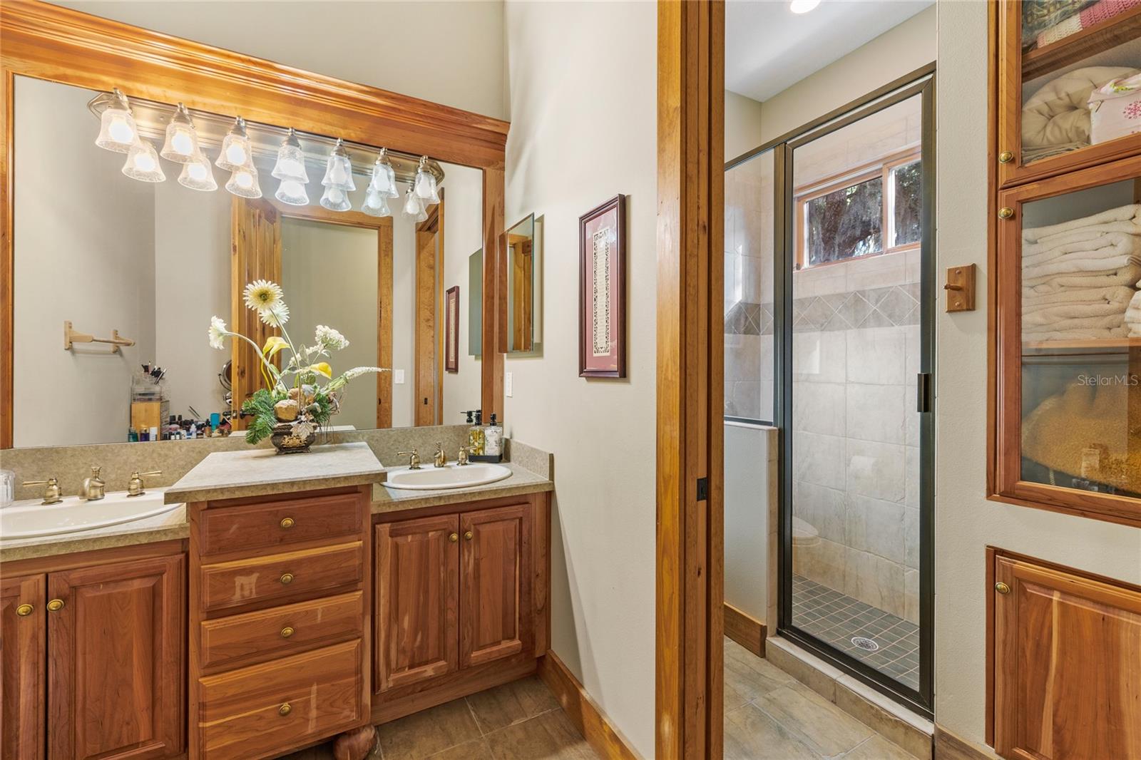 Image 33 of 96 For 10925 Arrowtree Boulevard