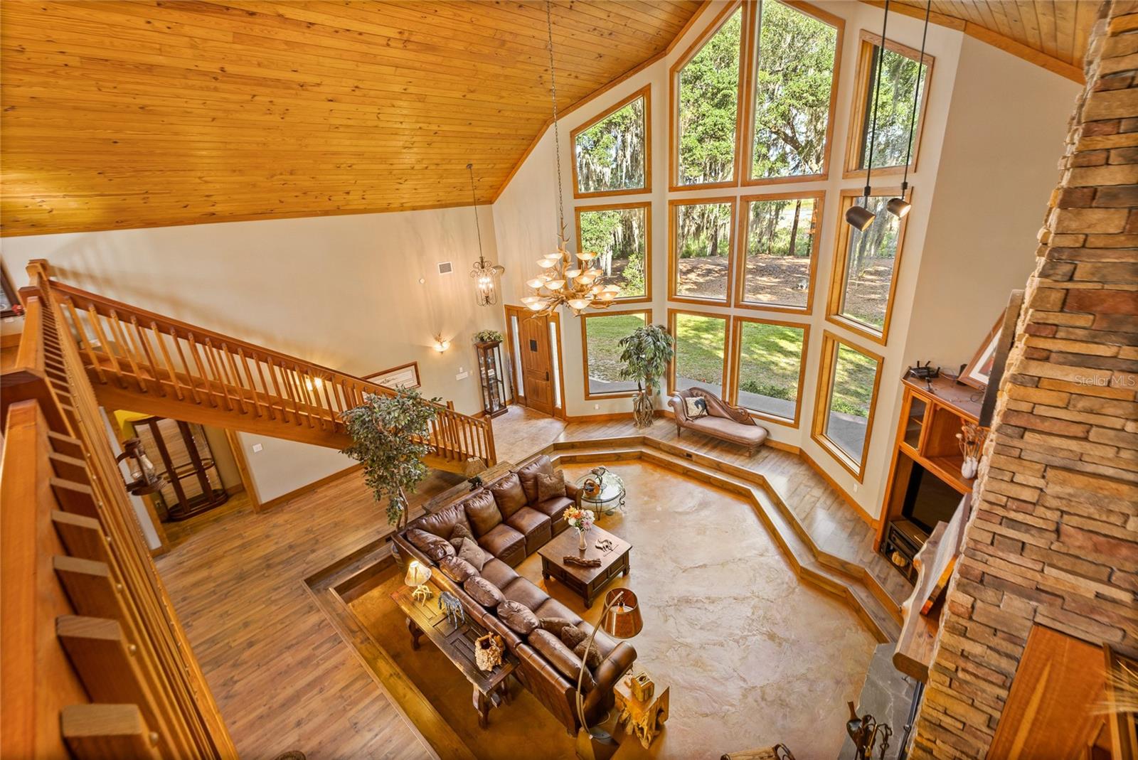 Image 39 of 96 For 10925 Arrowtree Boulevard