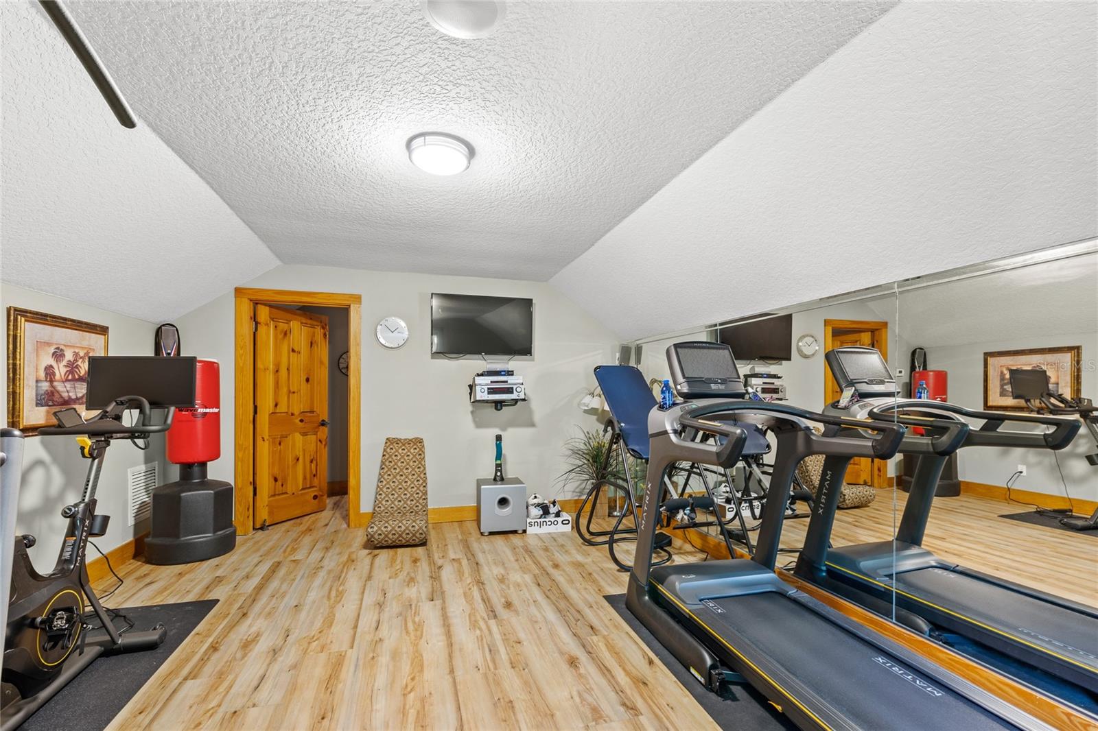 Image 44 of 96 For 10925 Arrowtree Boulevard