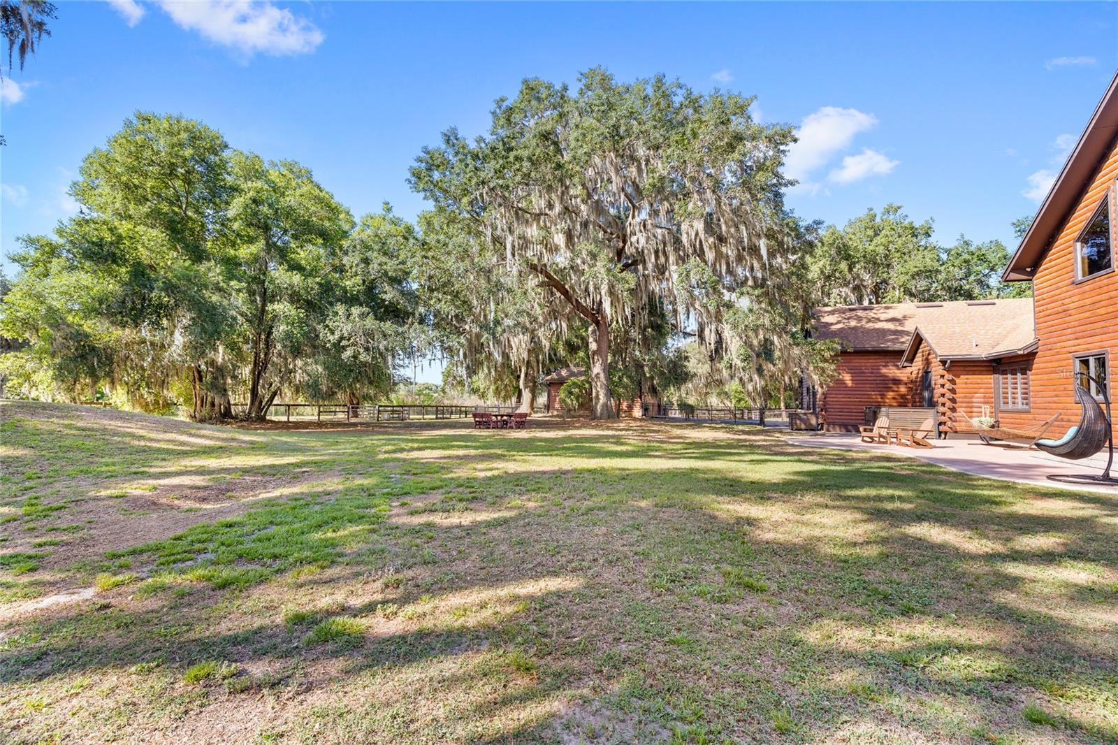 Image 52 of 96 For 10925 Arrowtree Boulevard