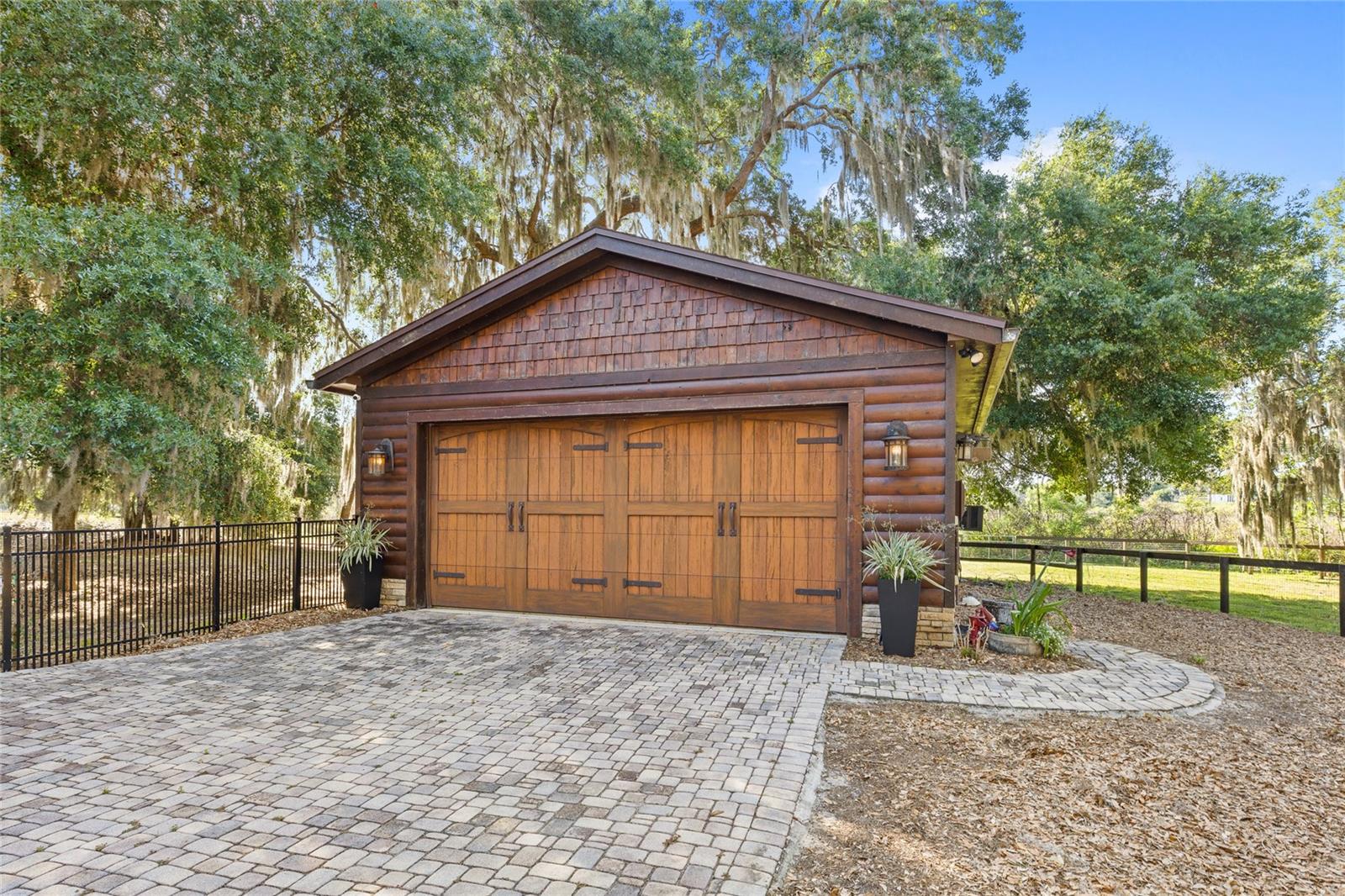 Image 56 of 96 For 10925 Arrowtree Boulevard