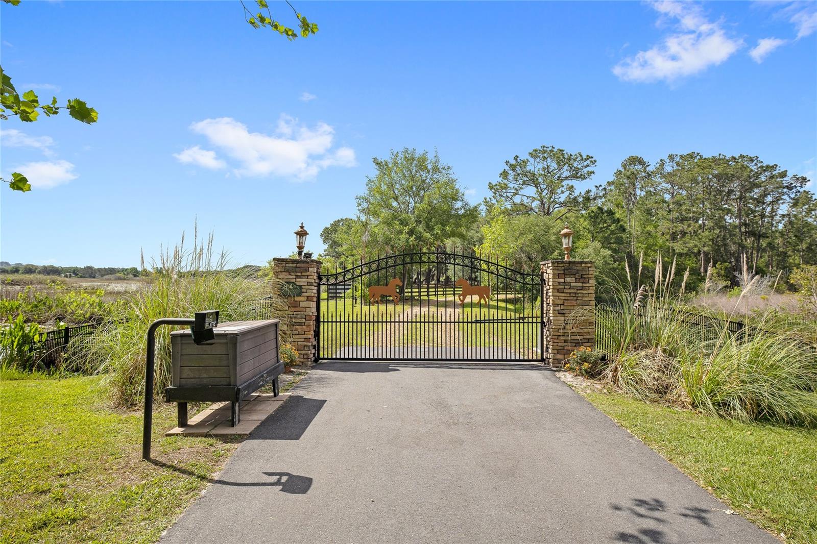 Image 6 of 96 For 10925 Arrowtree Boulevard