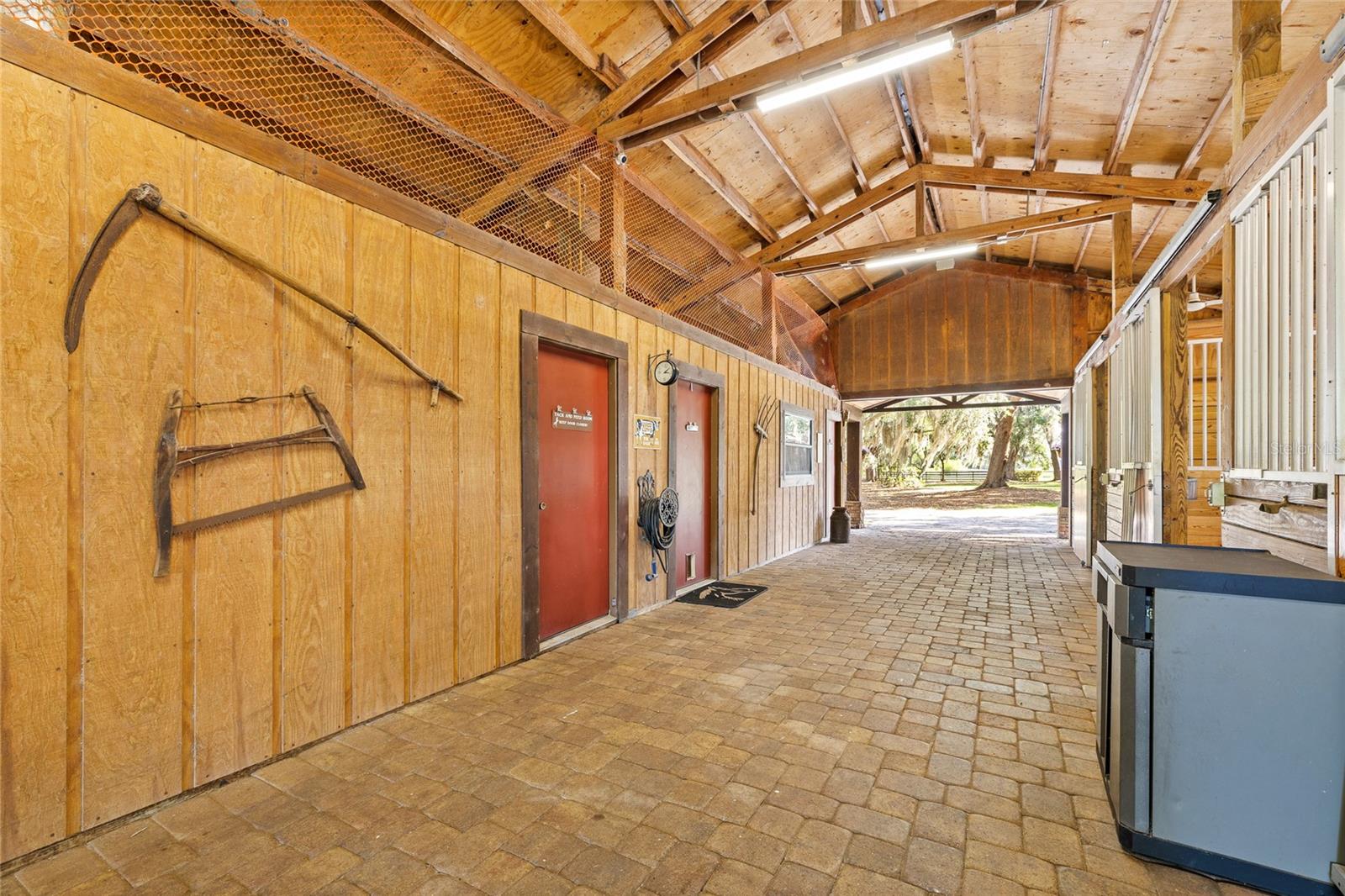 Image 60 of 96 For 10925 Arrowtree Boulevard