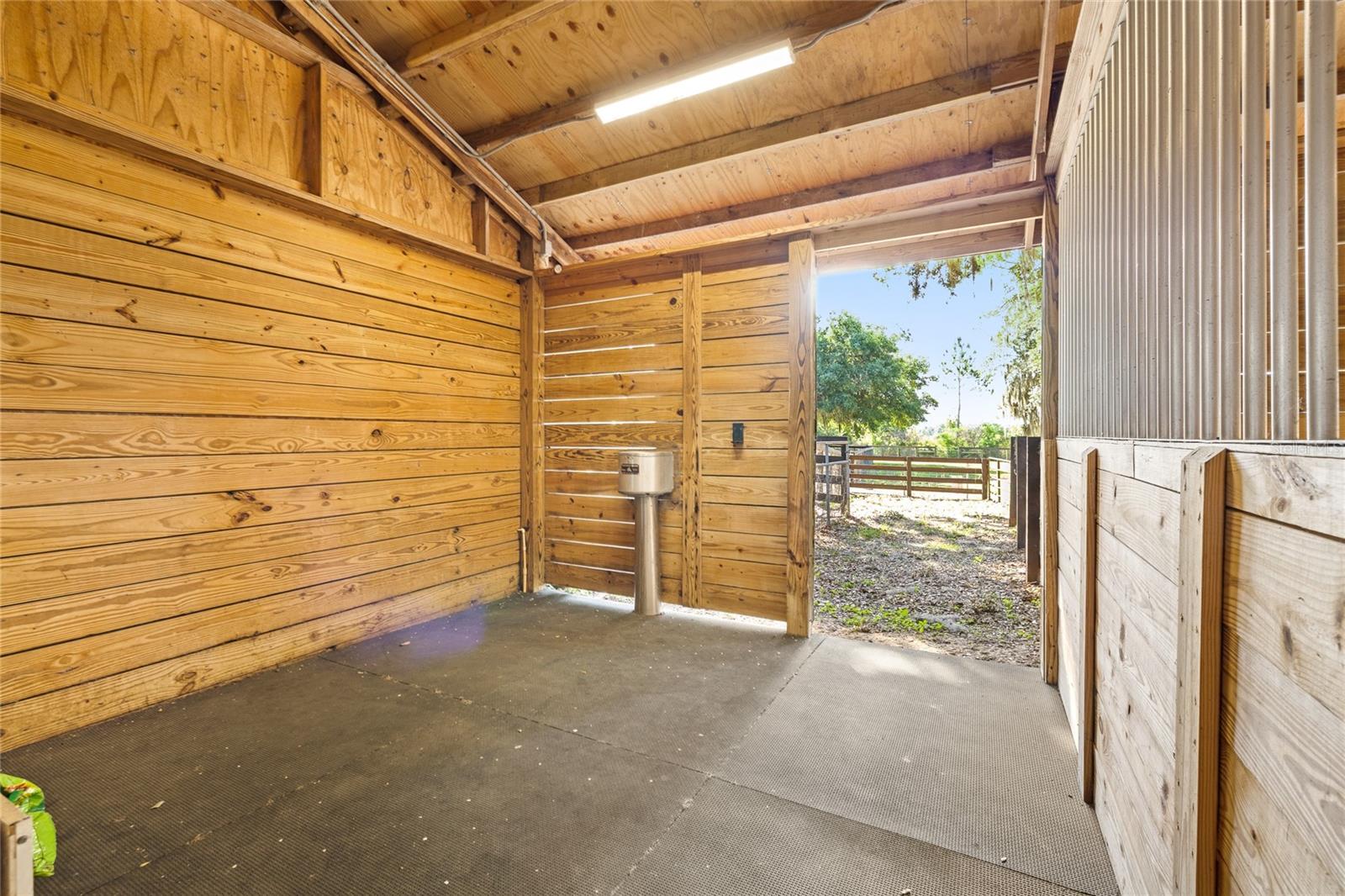 Image 62 of 96 For 10925 Arrowtree Boulevard