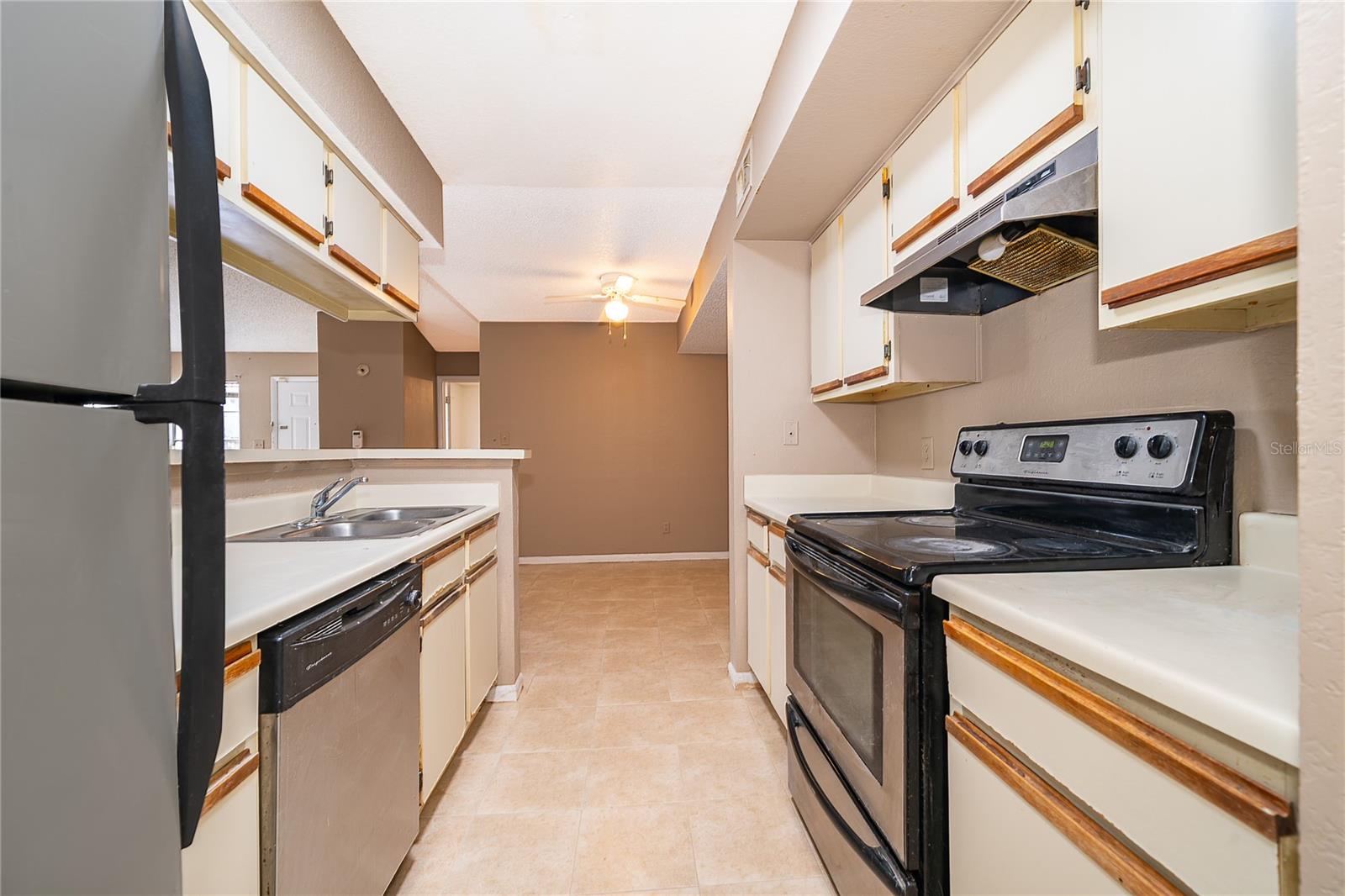 Image 17 of 22 For 4367 Thornbriar Lane 206