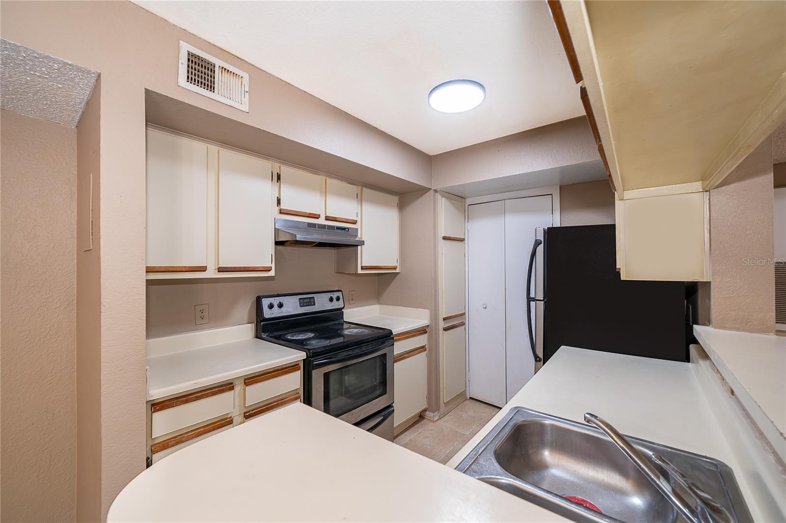 Image 6 of 22 For 4367 Thornbriar Lane 206