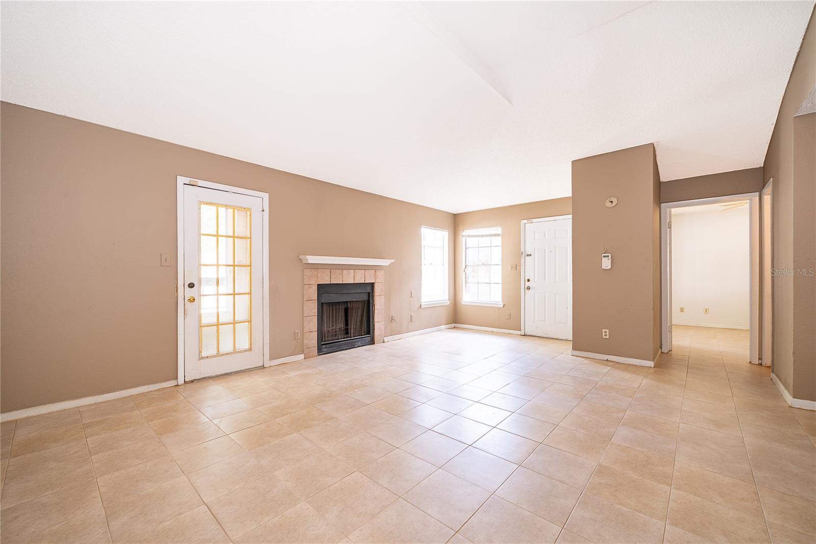 Image 7 of 22 For 4367 Thornbriar Lane 206