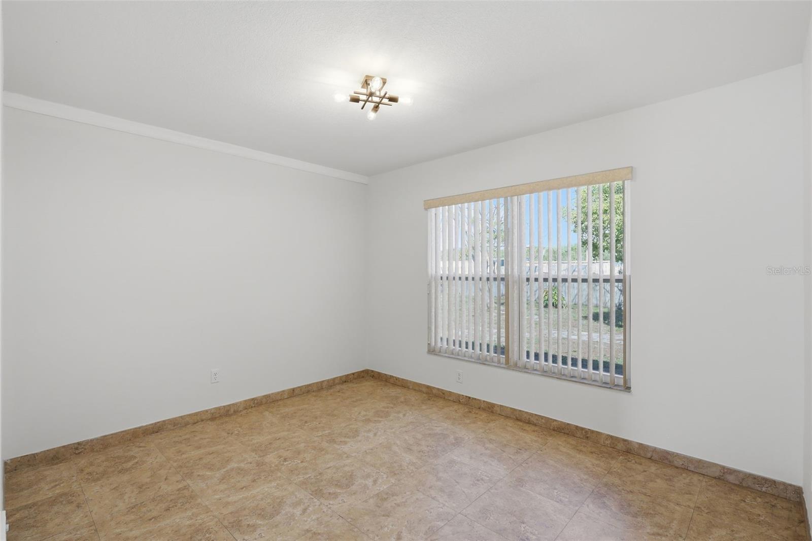 Image 10 of 41 For 980 Hickory Court