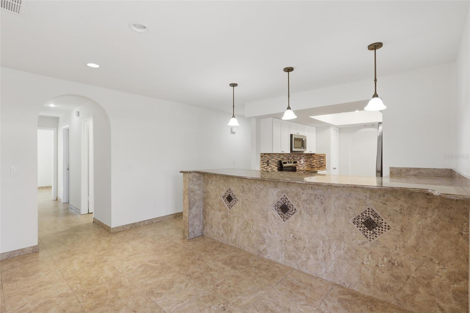 Image 16 of 41 For 980 Hickory Court