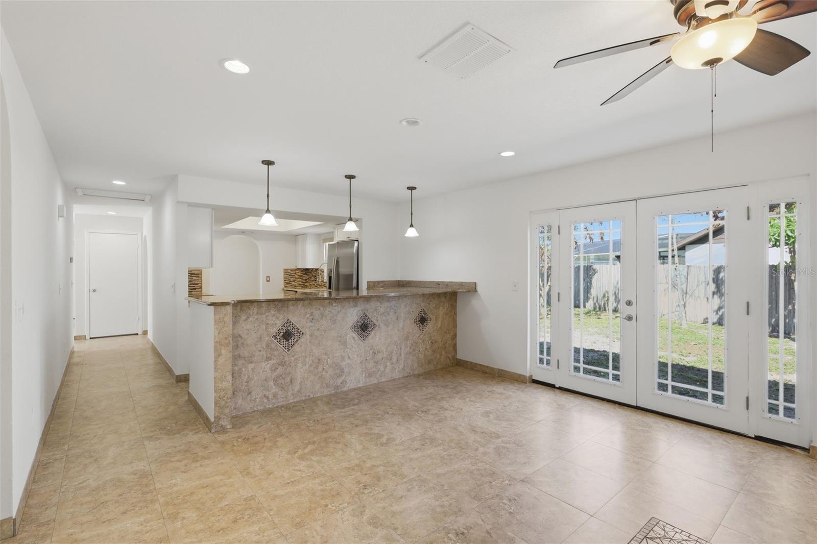 Image 17 of 41 For 980 Hickory Court