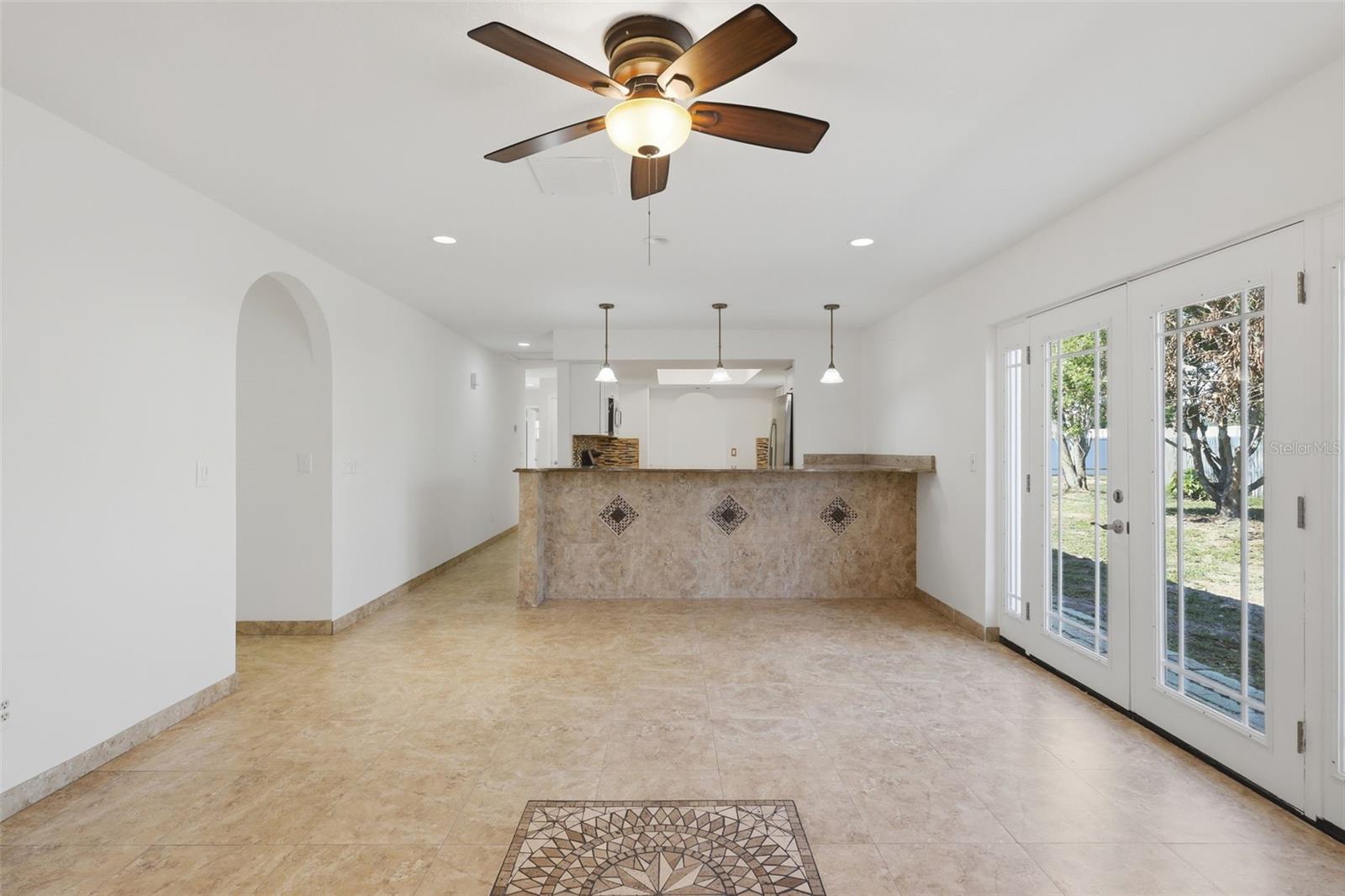 Image 19 of 41 For 980 Hickory Court