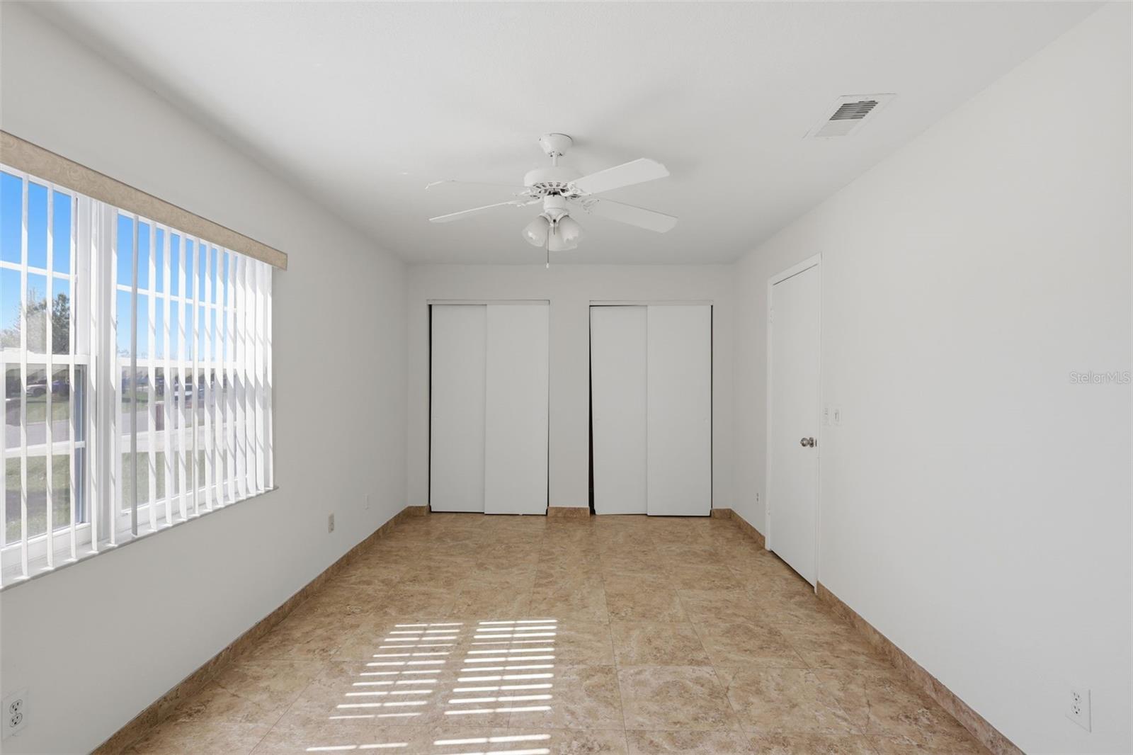 Image 23 of 41 For 980 Hickory Court