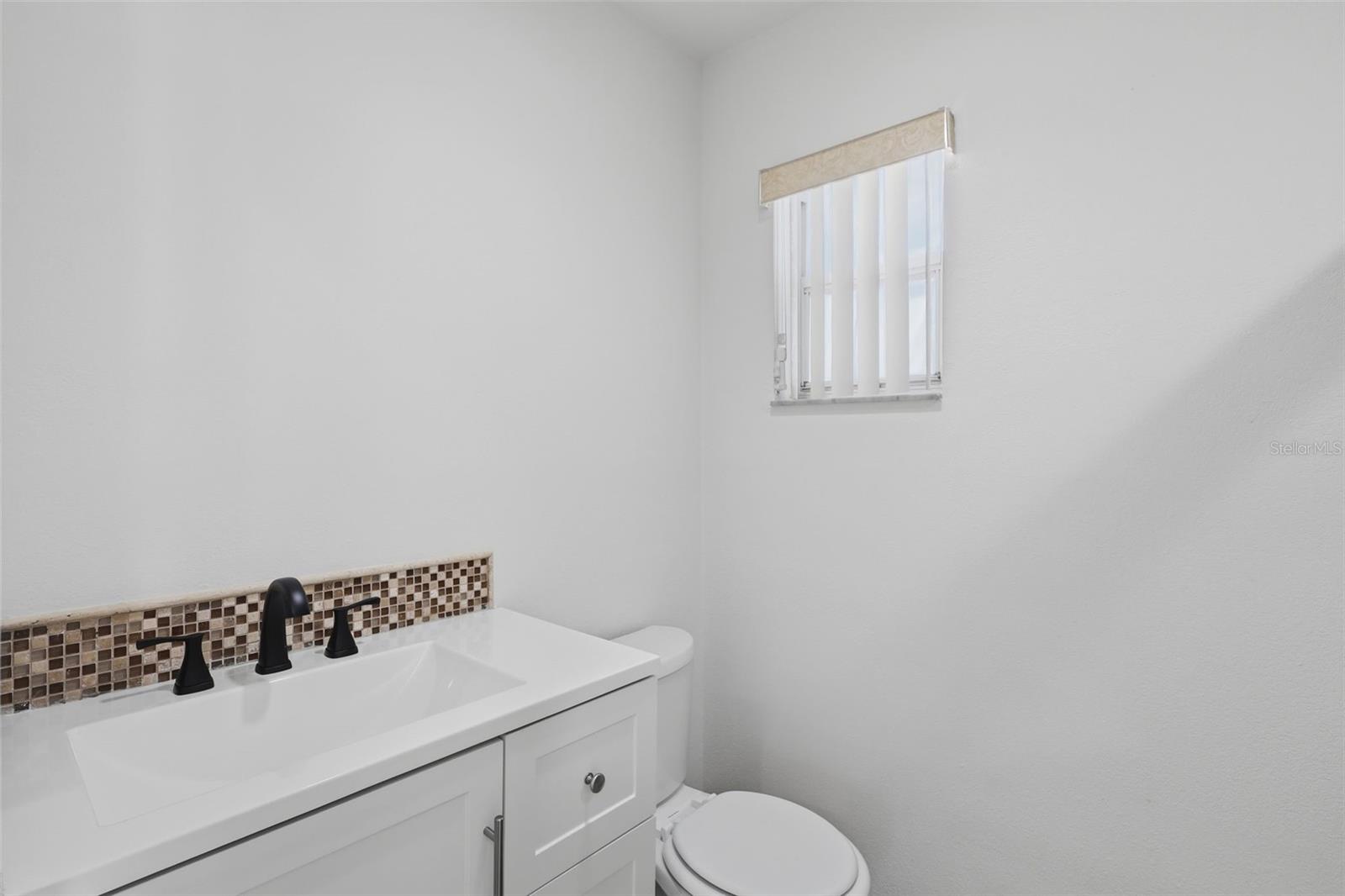 Image 24 of 41 For 980 Hickory Court