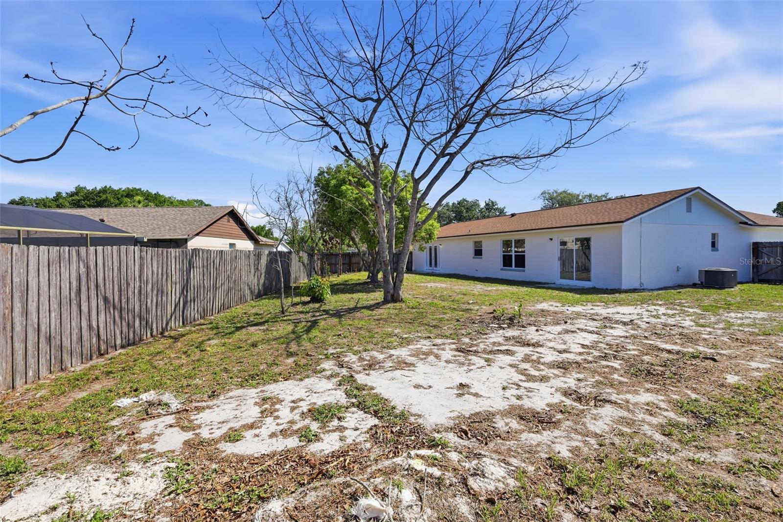 Image 32 of 41 For 980 Hickory Court