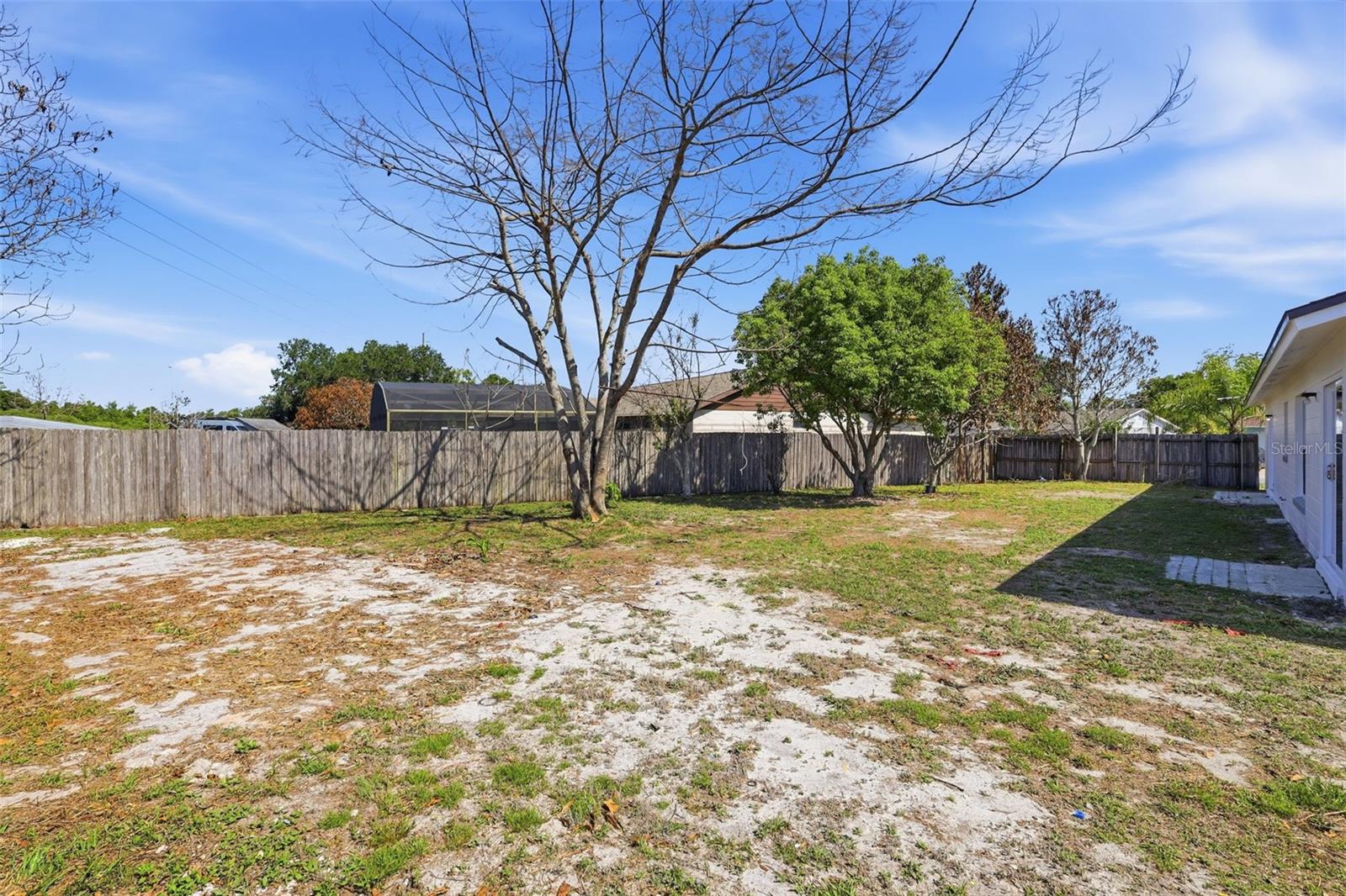 Image 33 of 41 For 980 Hickory Court