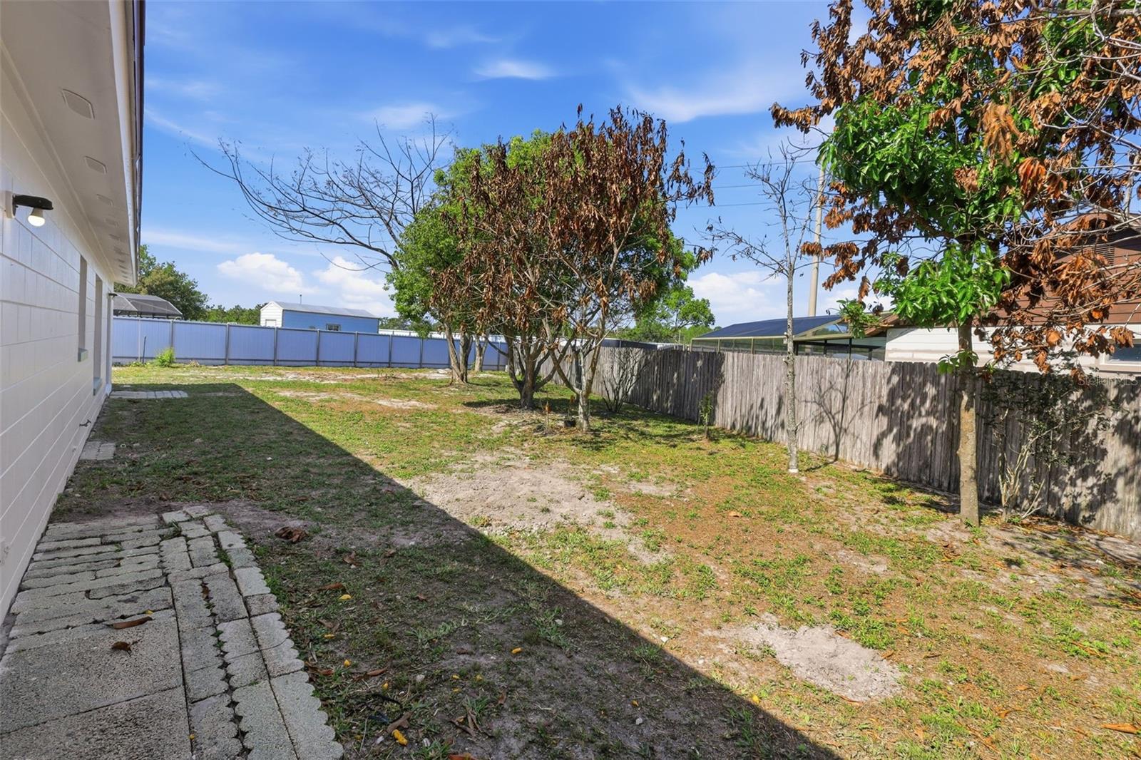 Image 34 of 41 For 980 Hickory Court