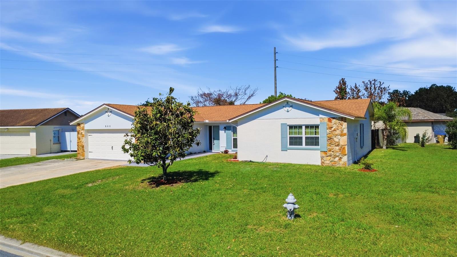 Image 4 of 41 For 980 Hickory Court