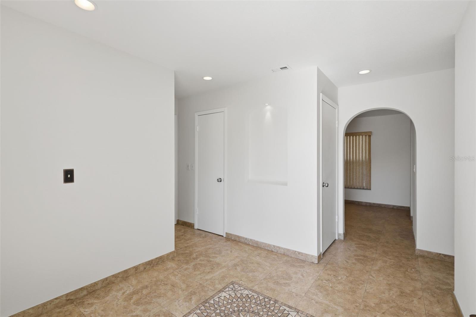 Image 9 of 41 For 980 Hickory Court