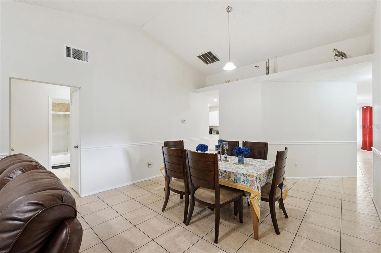 Image 11 of 32 For 932 Ocala Woods Lane