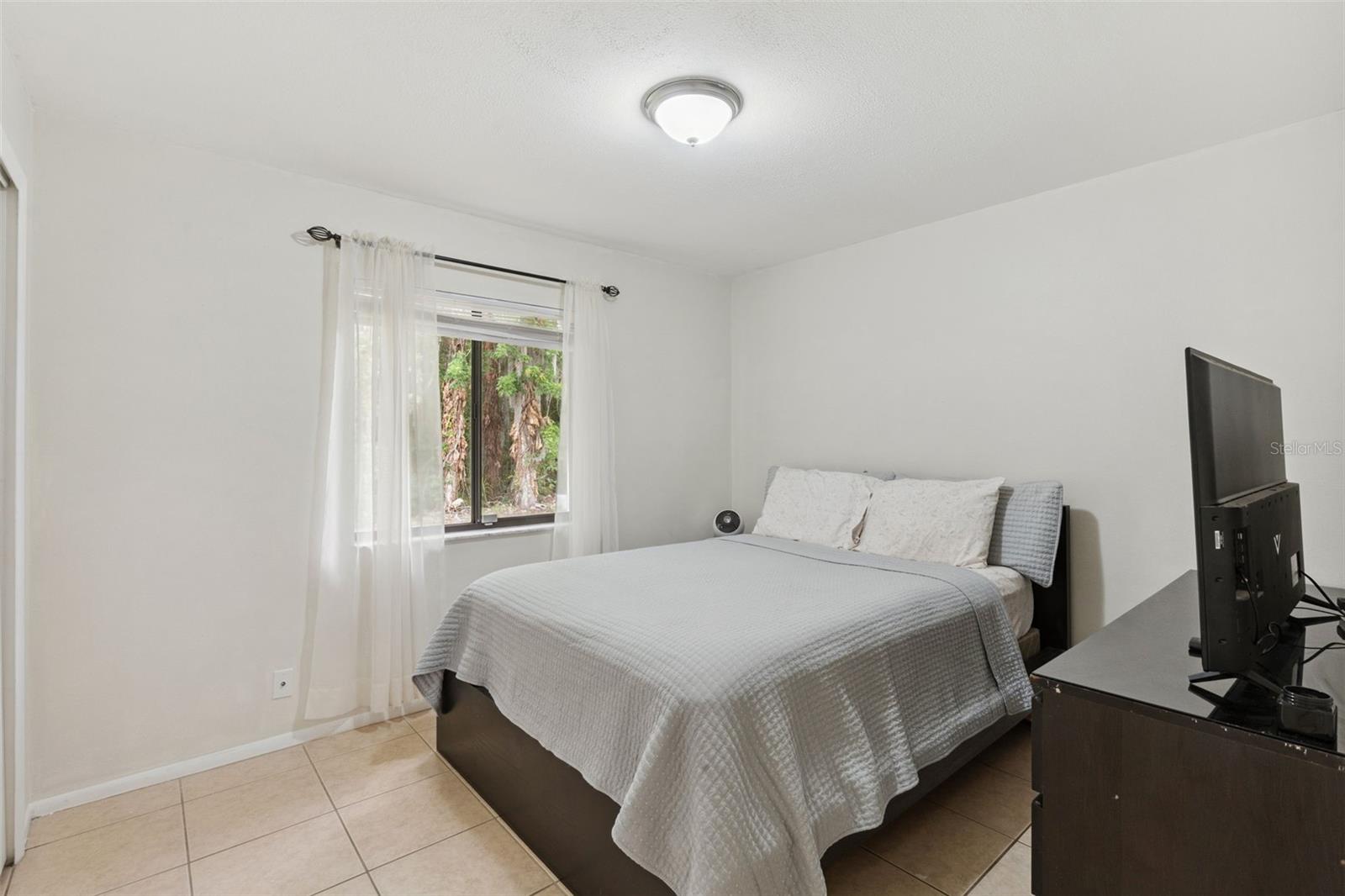 Image 18 of 32 For 932 Ocala Woods Lane