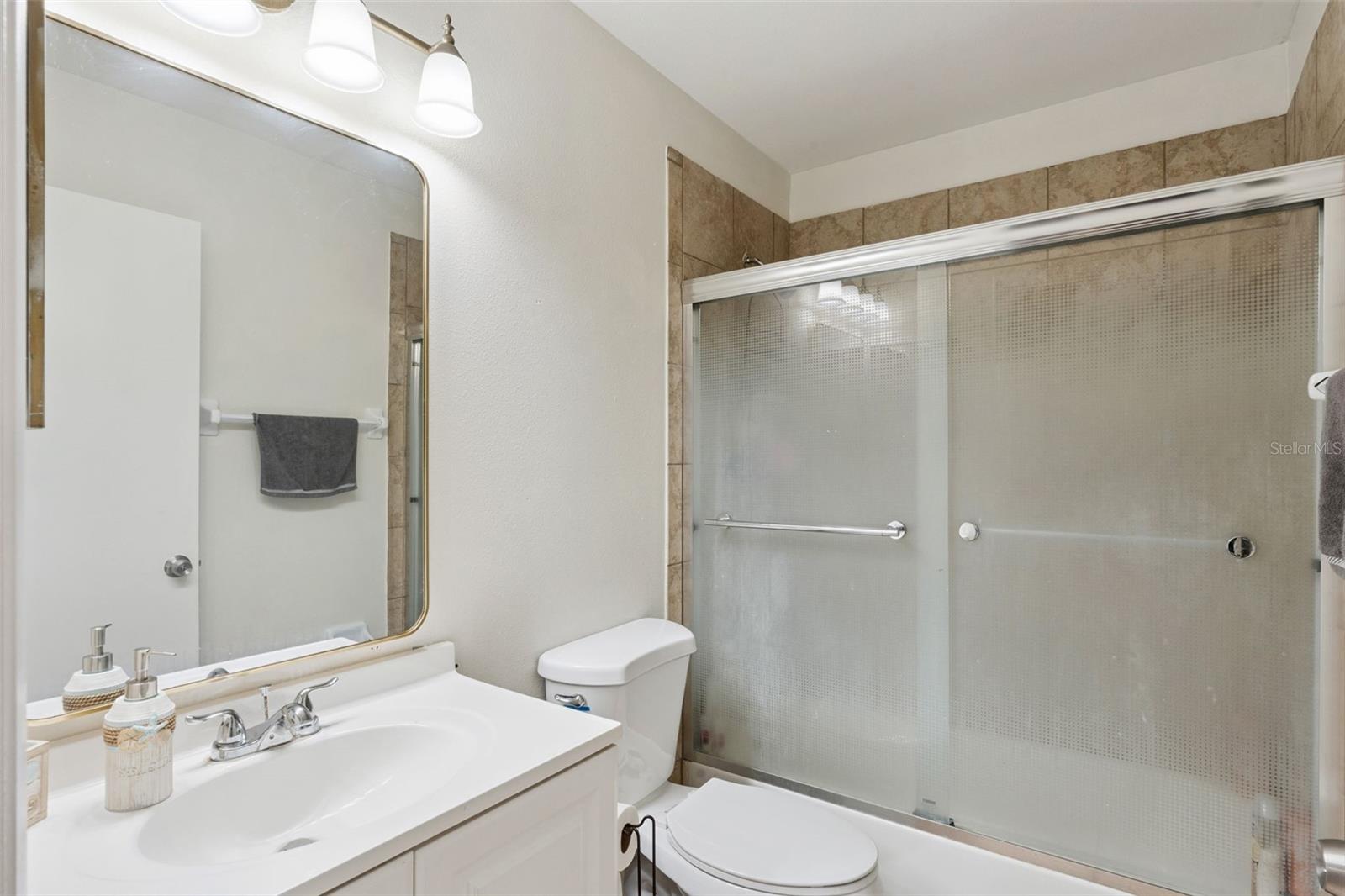 Image 19 of 32 For 932 Ocala Woods Lane