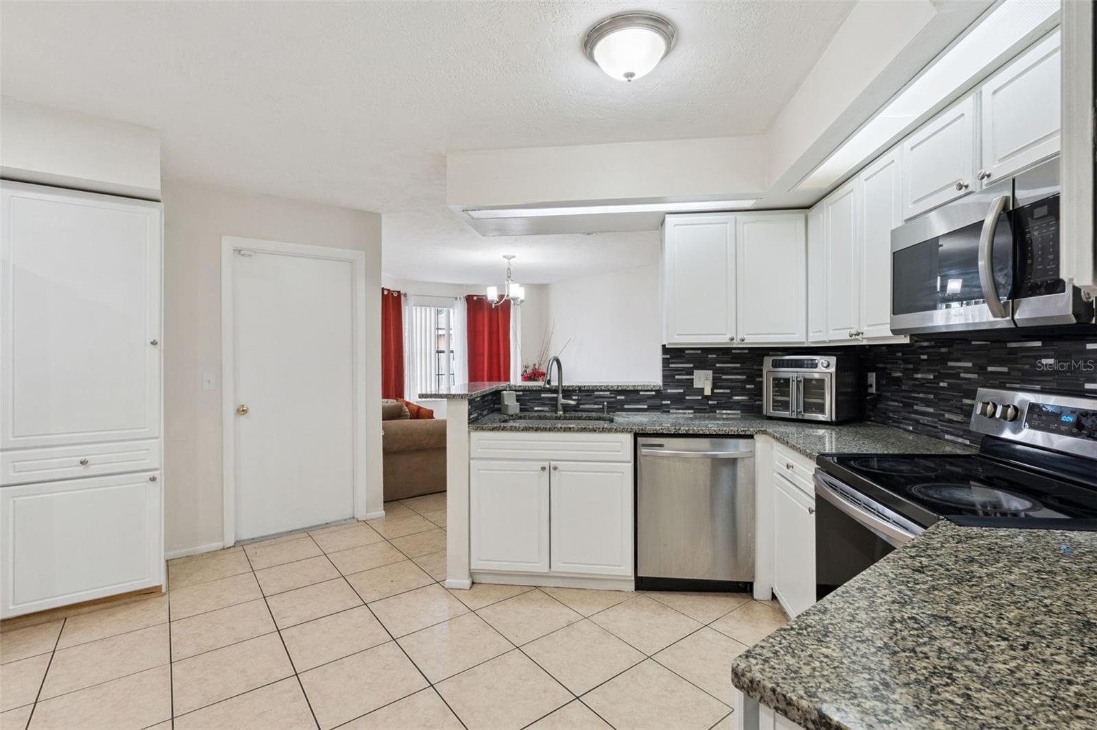 Image 5 of 32 For 932 Ocala Woods Lane