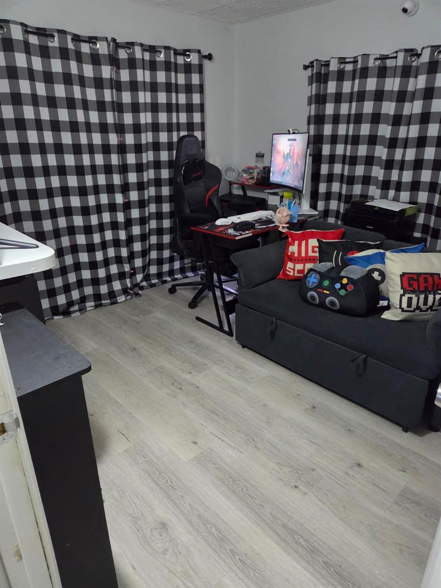 Image 13 of 37 For 6663 Pompeii Road