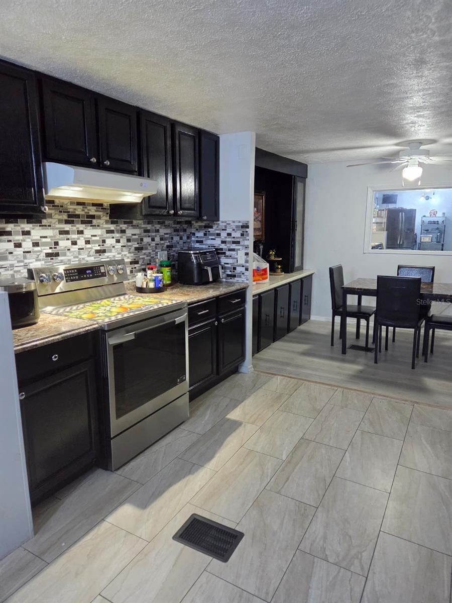 Image 2 of 37 For 6663 Pompeii Road