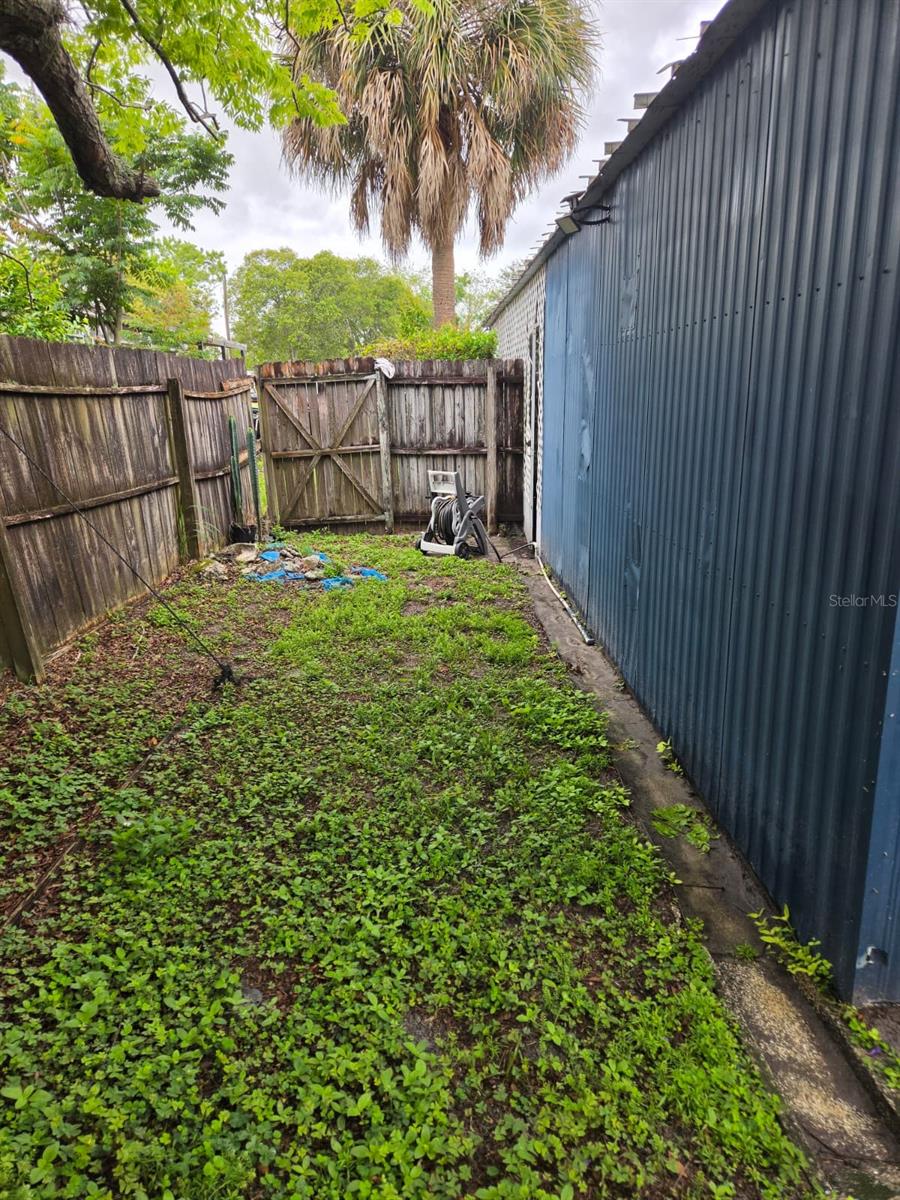 Image 23 of 37 For 6663 Pompeii Road