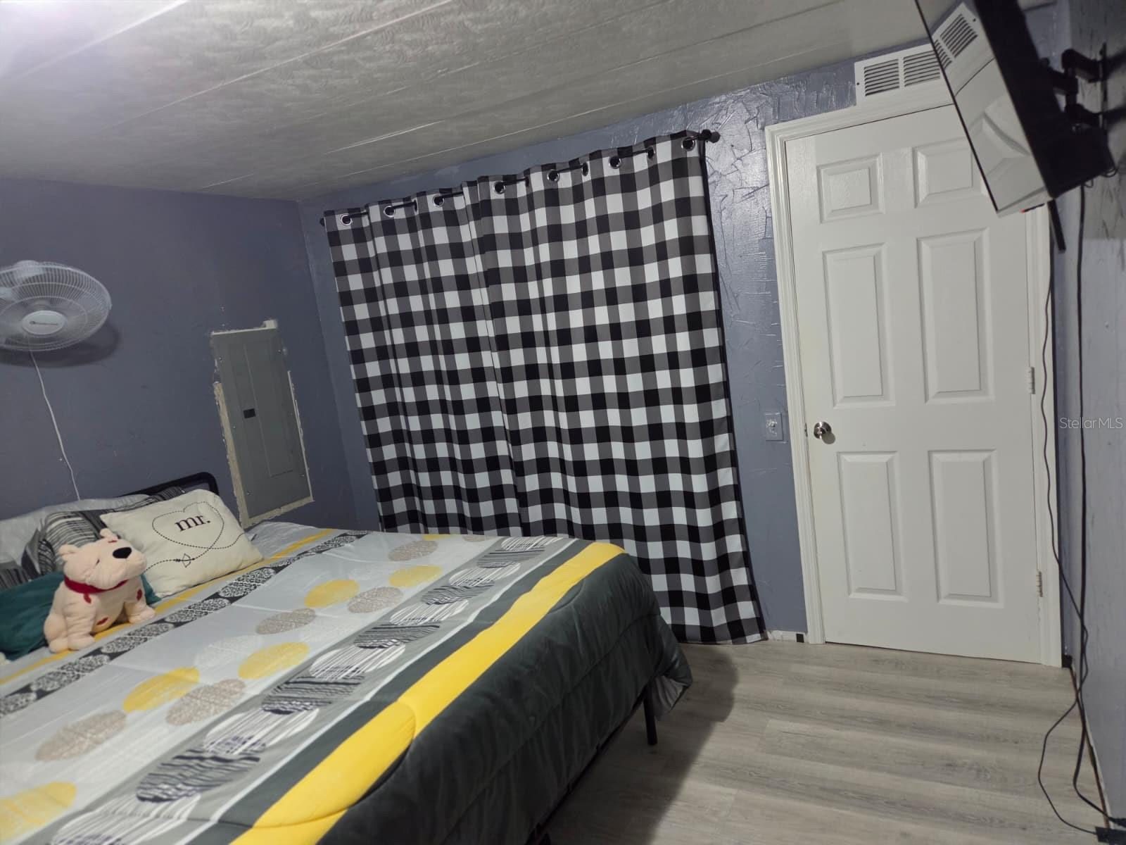 Image 32 of 37 For 6663 Pompeii Road