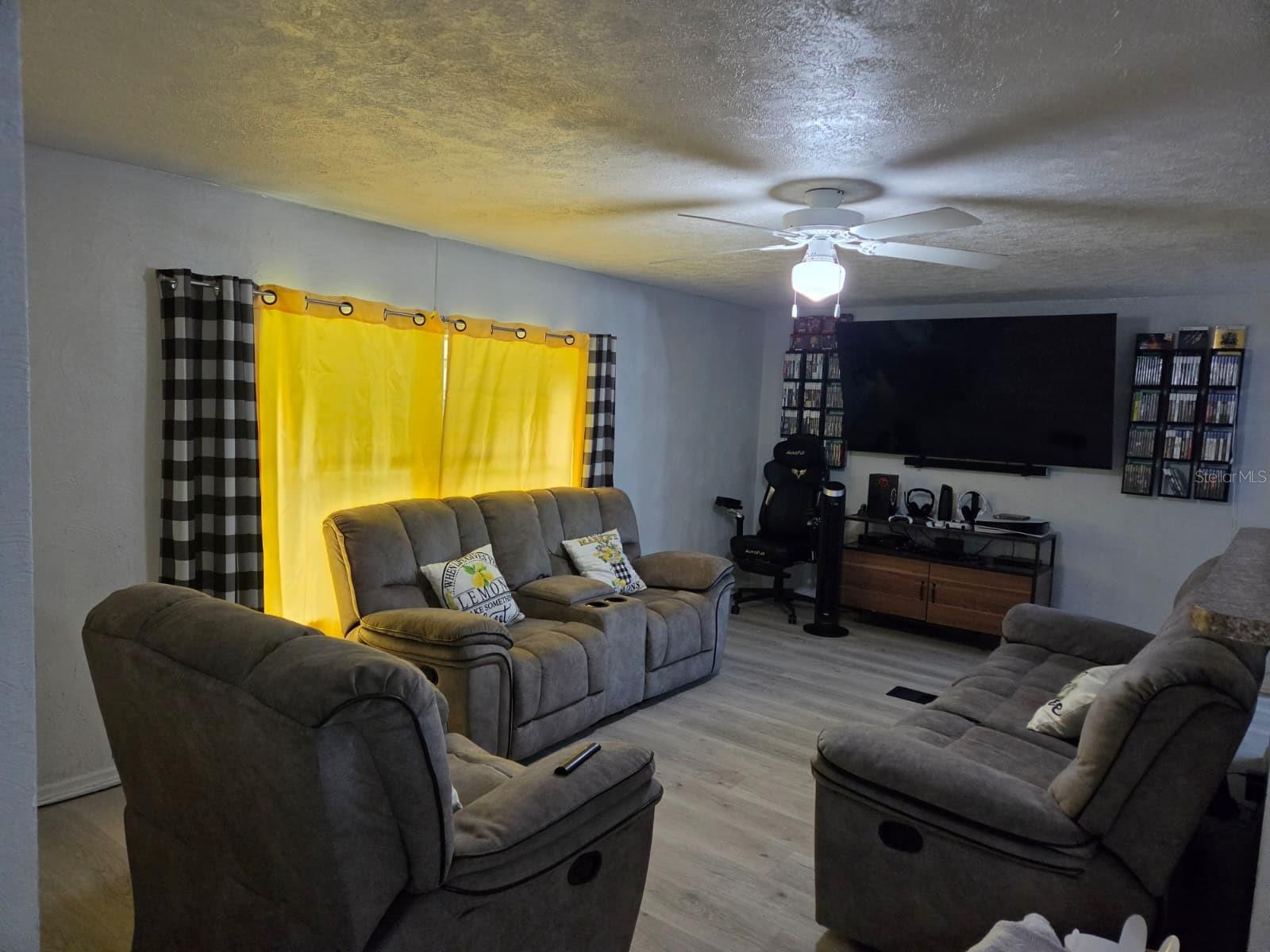 Image 9 of 37 For 6663 Pompeii Road