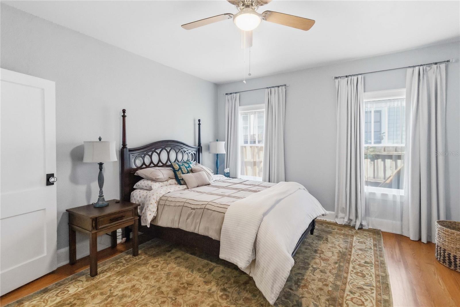 Image 20 of 41 For 122 Mills Avenue