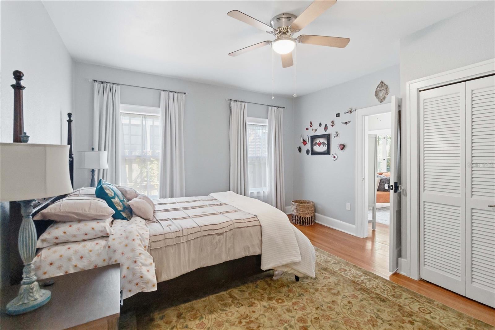 Image 22 of 41 For 122 Mills Avenue