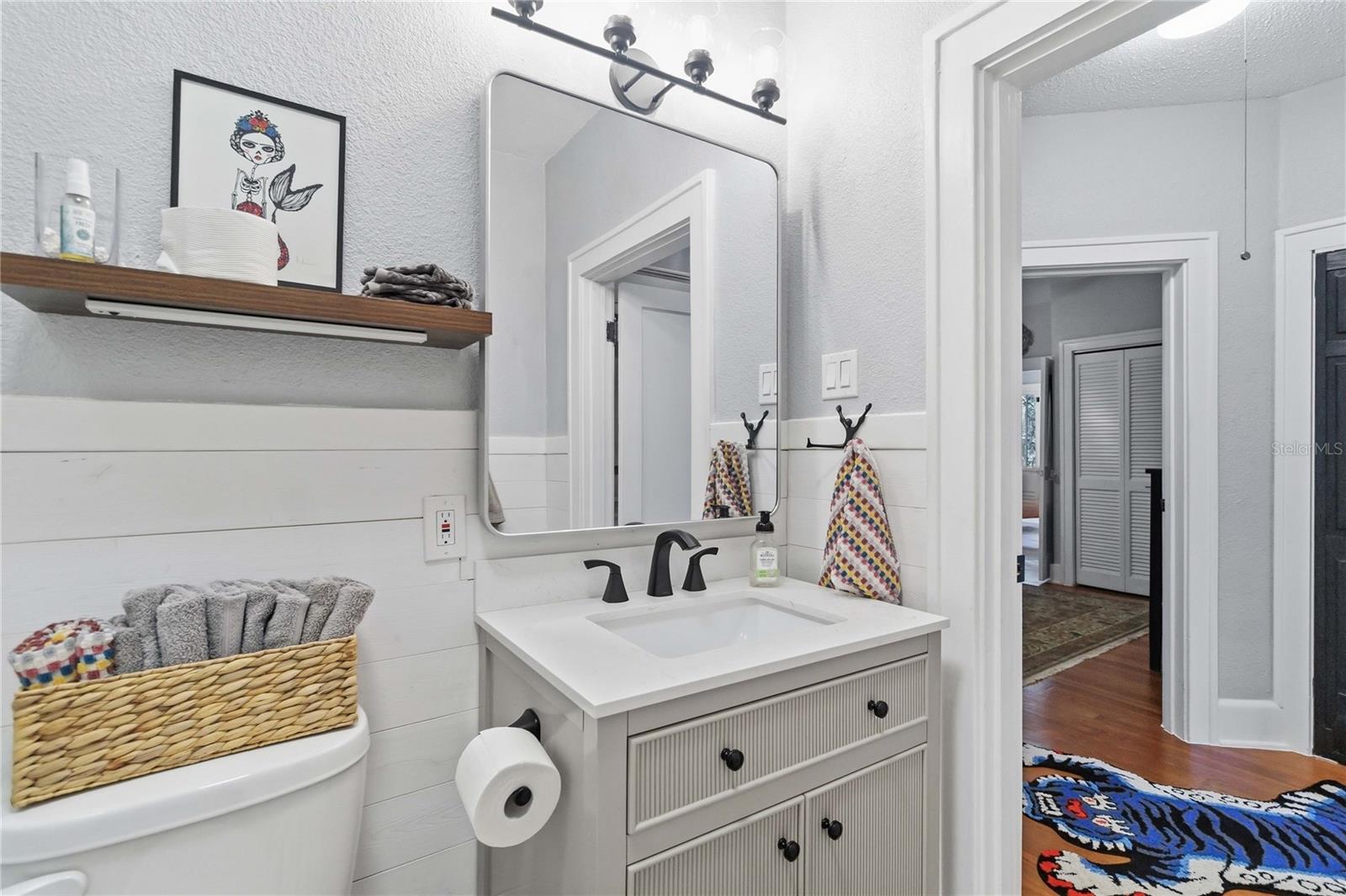 Image 24 of 41 For 122 Mills Avenue