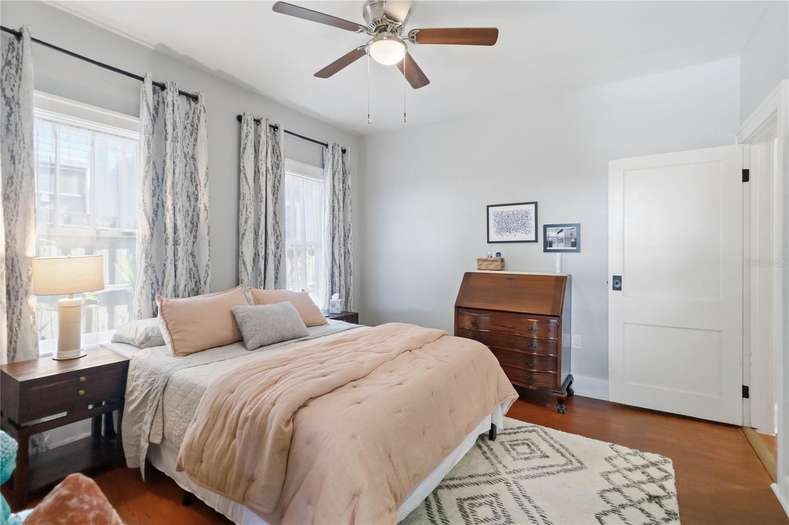 Image 26 of 41 For 122 Mills Avenue